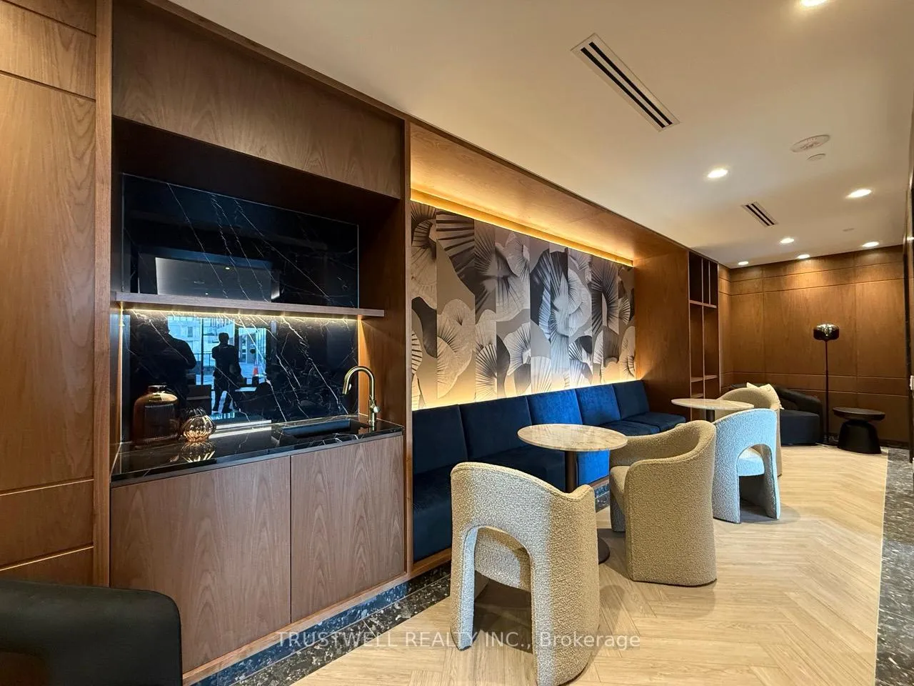 Photo 32 of Unit 503, 6 Greenbriar Road, North York, Bayview Village — HOMEH