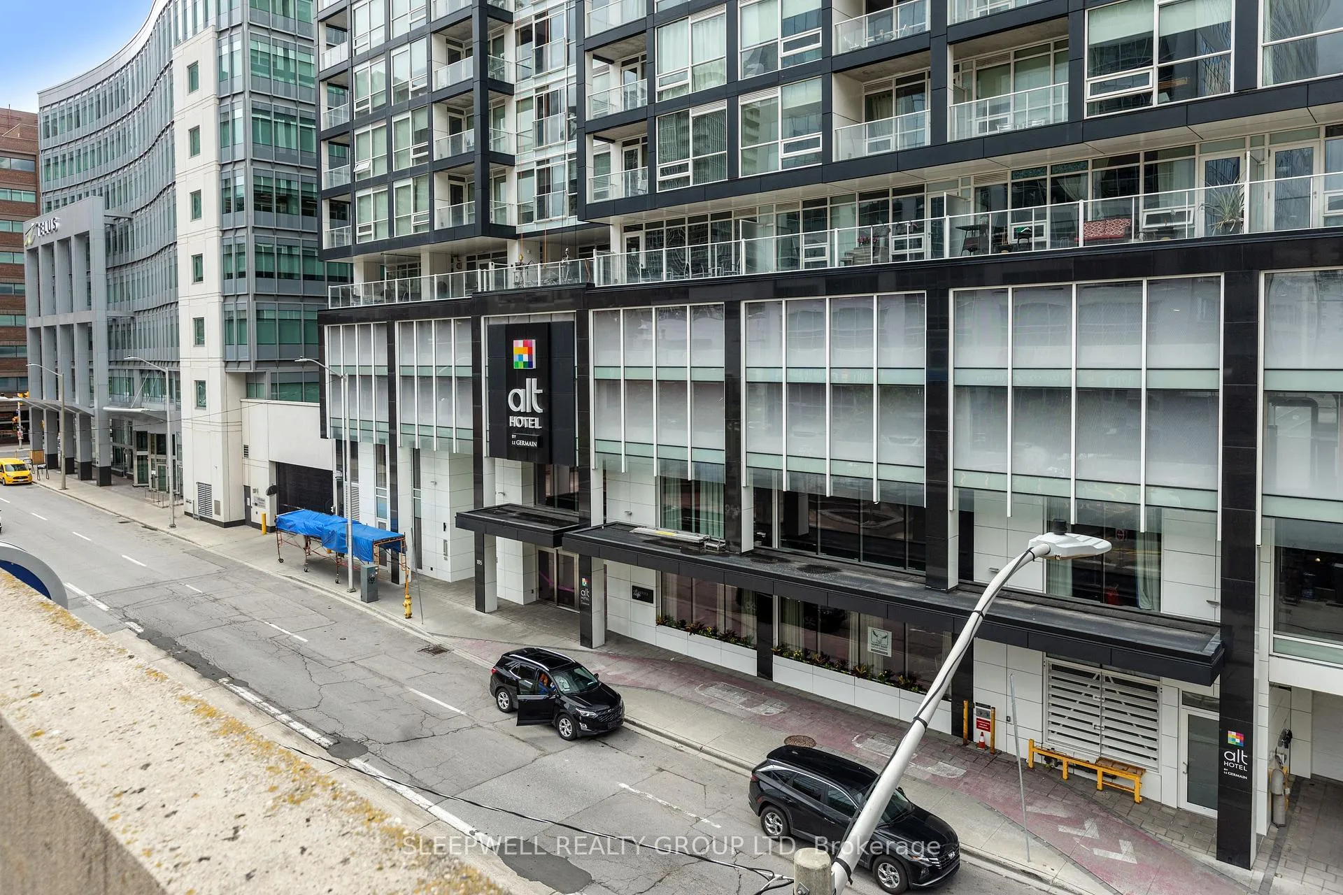 Front of Unit 1001, 199 Slater Street