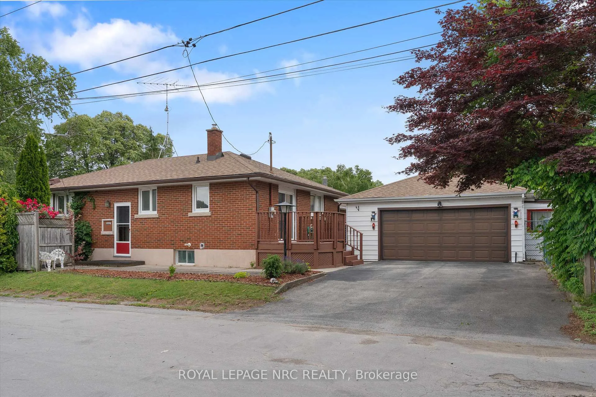 Photo 3 of 6502 Brock Street, Niagara Falls, Stamford — HOMEH