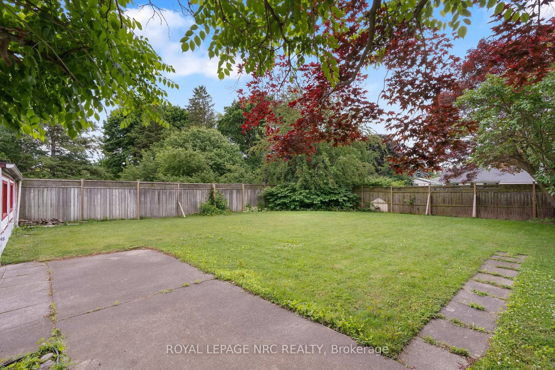 Photo 5 of 6502 Brock Street, Niagara Falls, Stamford — HOMEH