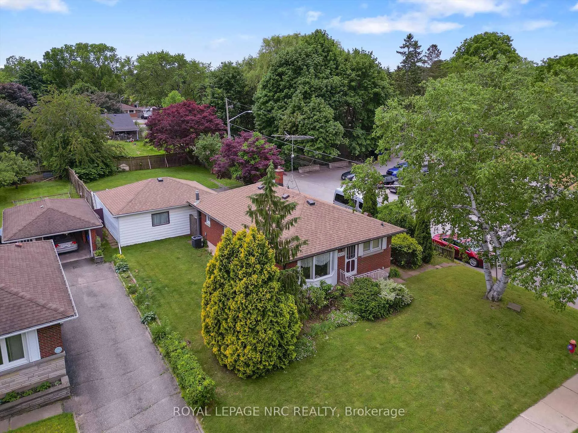 Photo 6 of 6502 Brock Street, Niagara Falls, Stamford — HOMEH