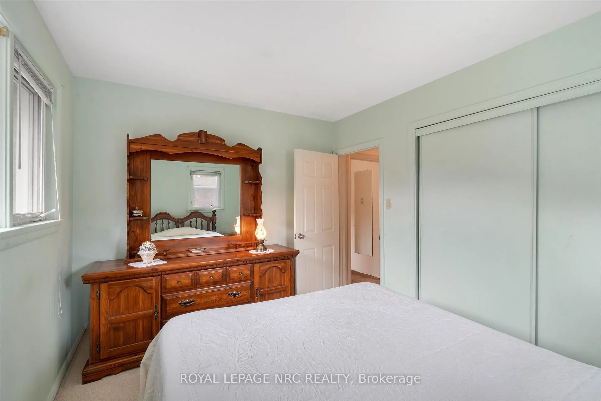 Photo 17 of 6502 Brock Street, Niagara Falls, Stamford — HOMEH