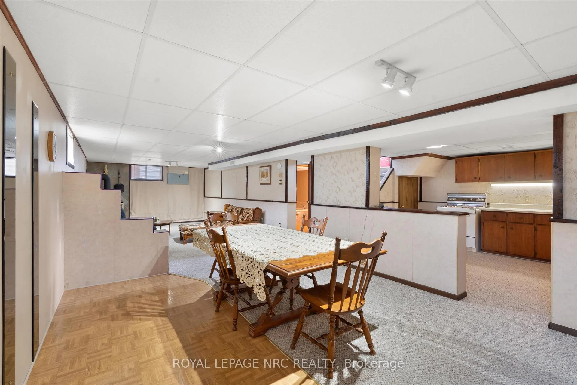 Photo 23 of 6502 Brock Street, Niagara Falls, Stamford — HOMEH
