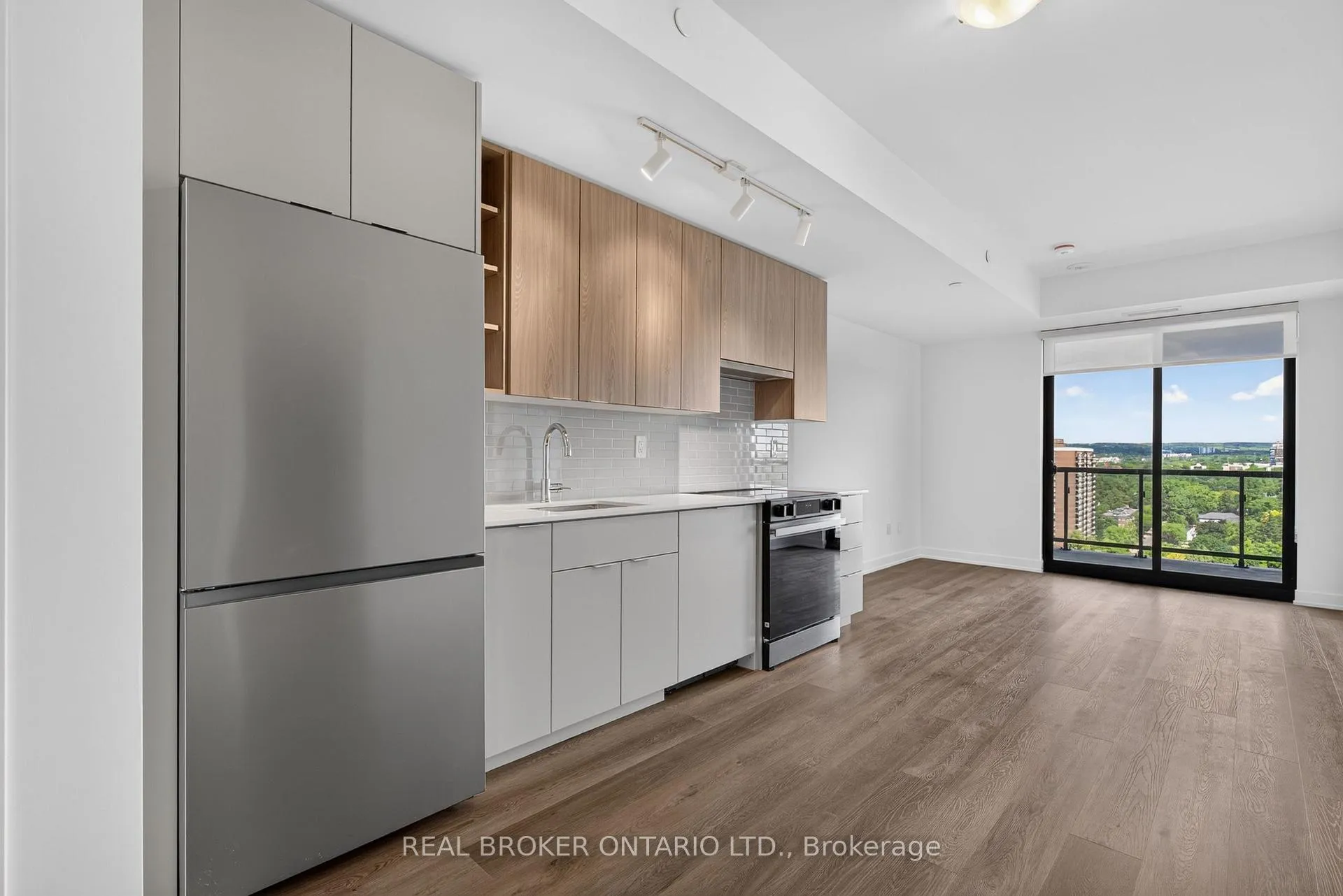 Photo 4 of Unit 1411, 2075 Lakeshore Road, Burlington, Brant — HOMEH