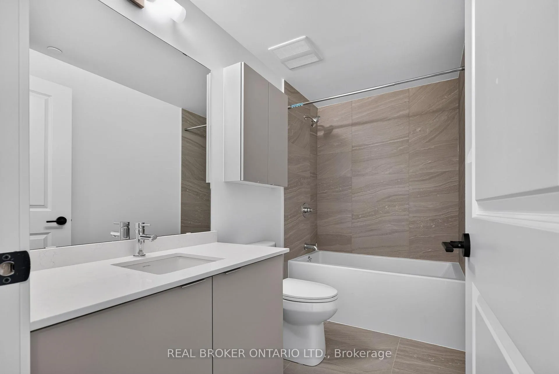 Photo 11 of Unit 1411, 2075 Lakeshore Road, Burlington, Brant — HOMEH