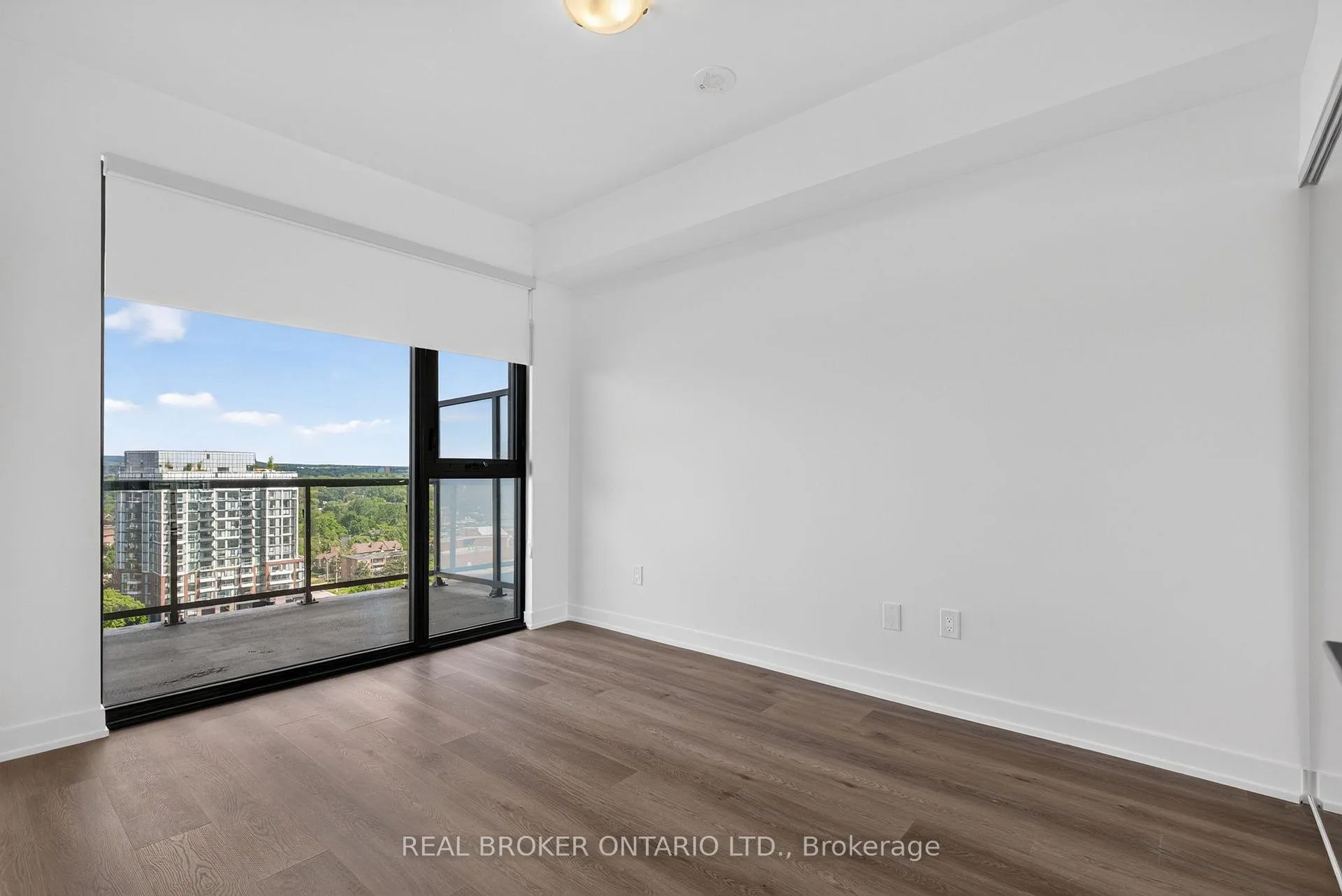 Photo 13 of Unit 1411, 2075 Lakeshore Road, Burlington, Brant — HOMEH