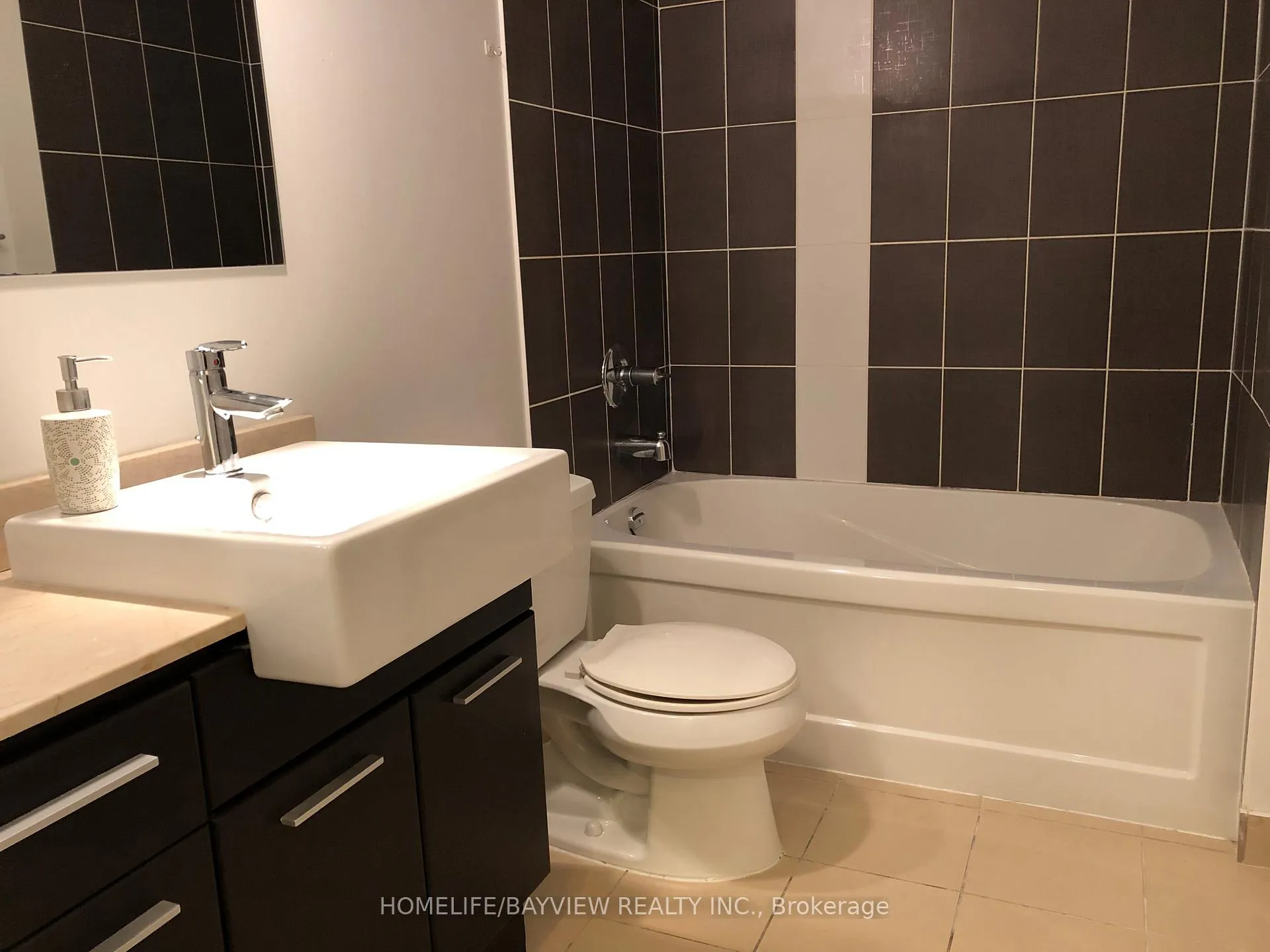 Photo 9 of Unit 1709, 770 Bay Street, Toronto, Bay Street Corridor — HOMEH