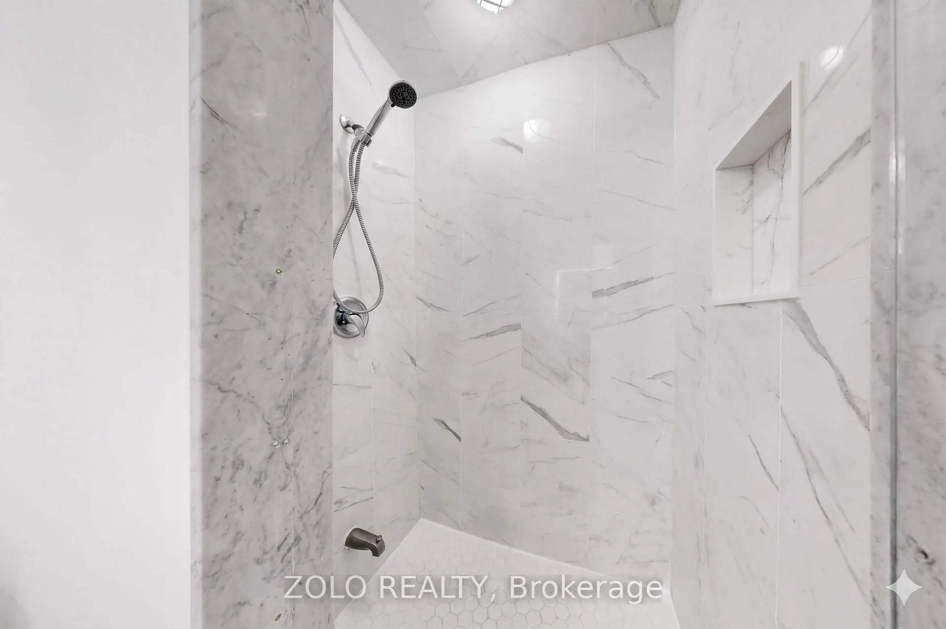 Photo 27 of 87 Nottingham Drive, Richmond Hill, Westbrook — HOMEH