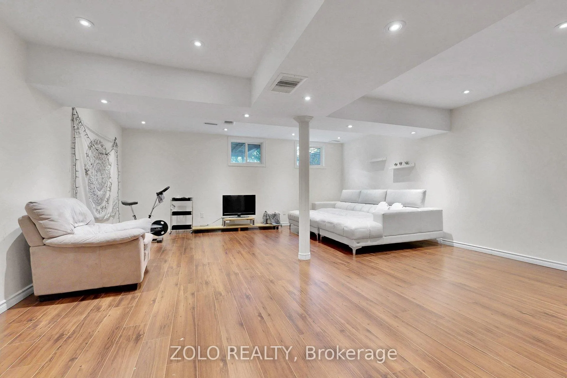 Photo 37 of 87 Nottingham Drive, Richmond Hill, Westbrook — HOMEH