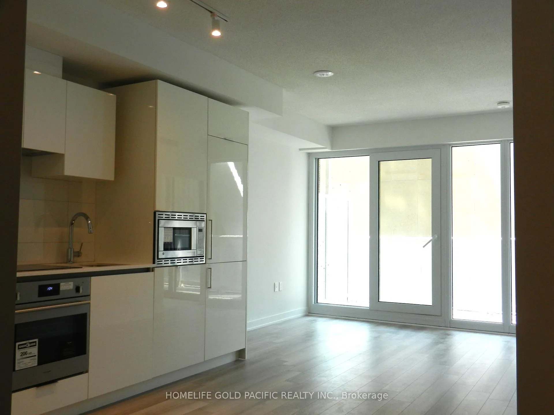 Photo 6 of Unit #1333, 230 Simcoe Street, Toronto, Kensington-Chinatown — HOMEH