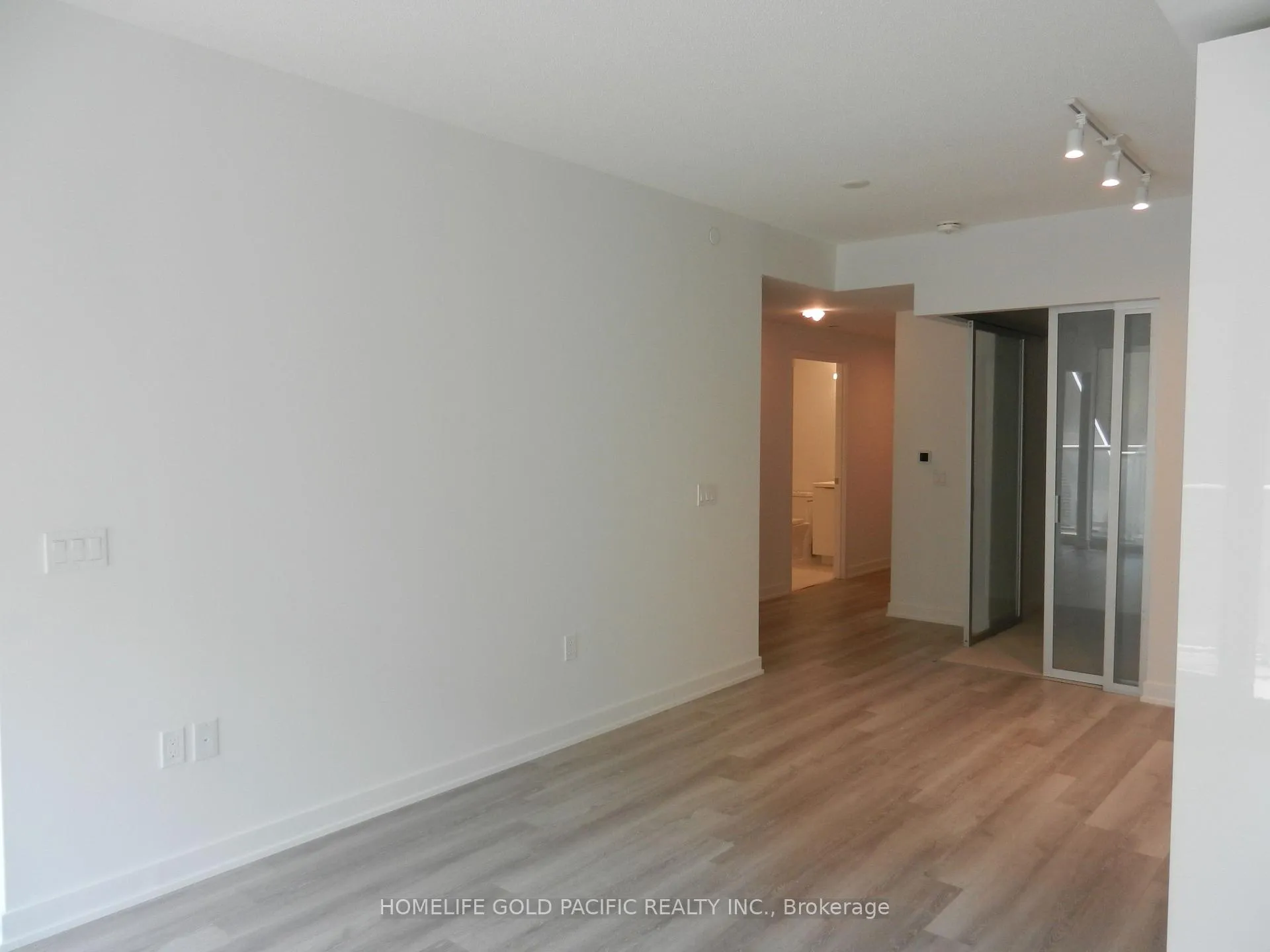 Photo 10 of Unit #1333, 230 Simcoe Street, Toronto, Kensington-Chinatown — HOMEH