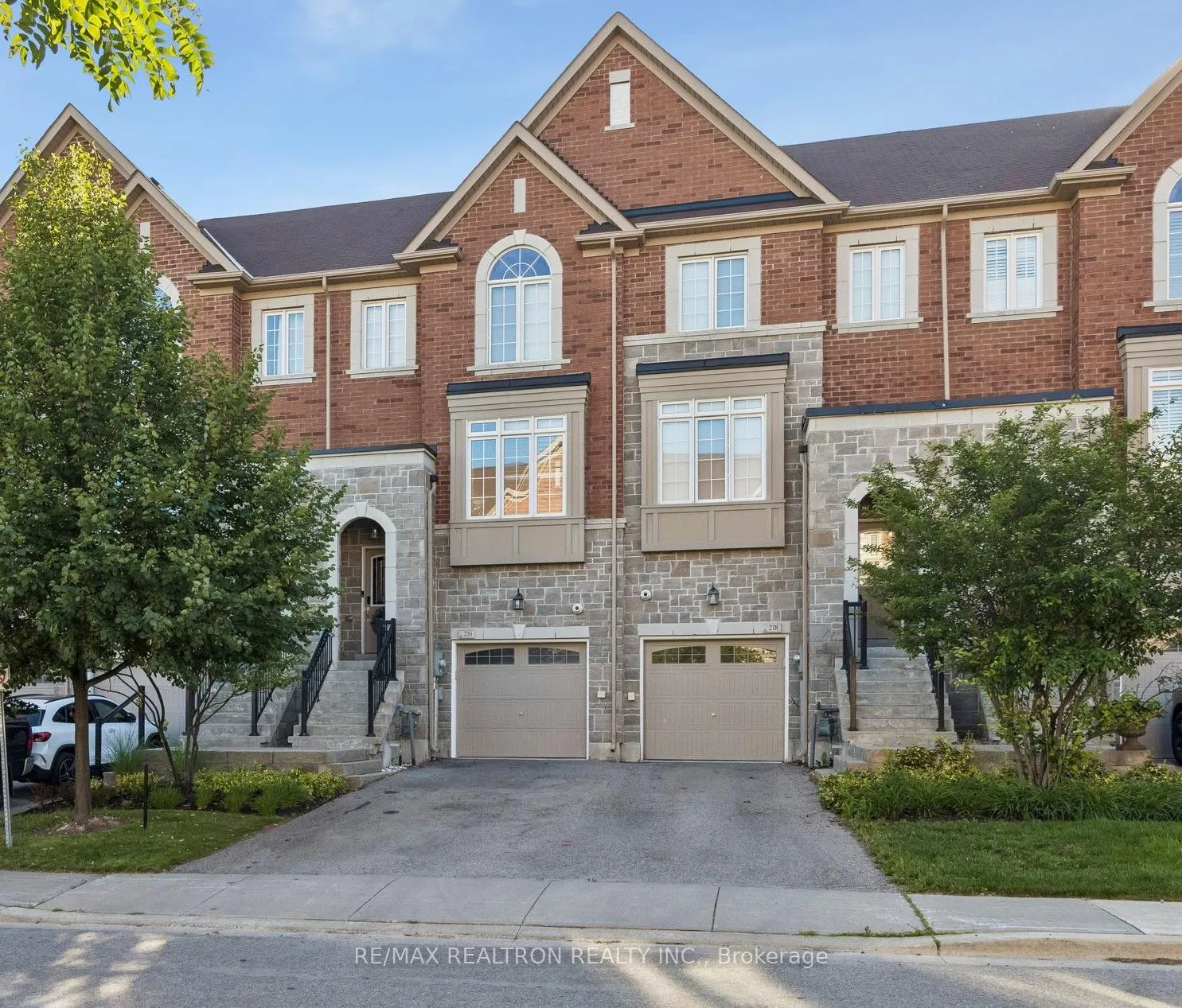 Photo 1 of 216 Appleton Court, Newmarket, Central Newmarket — HOMEH