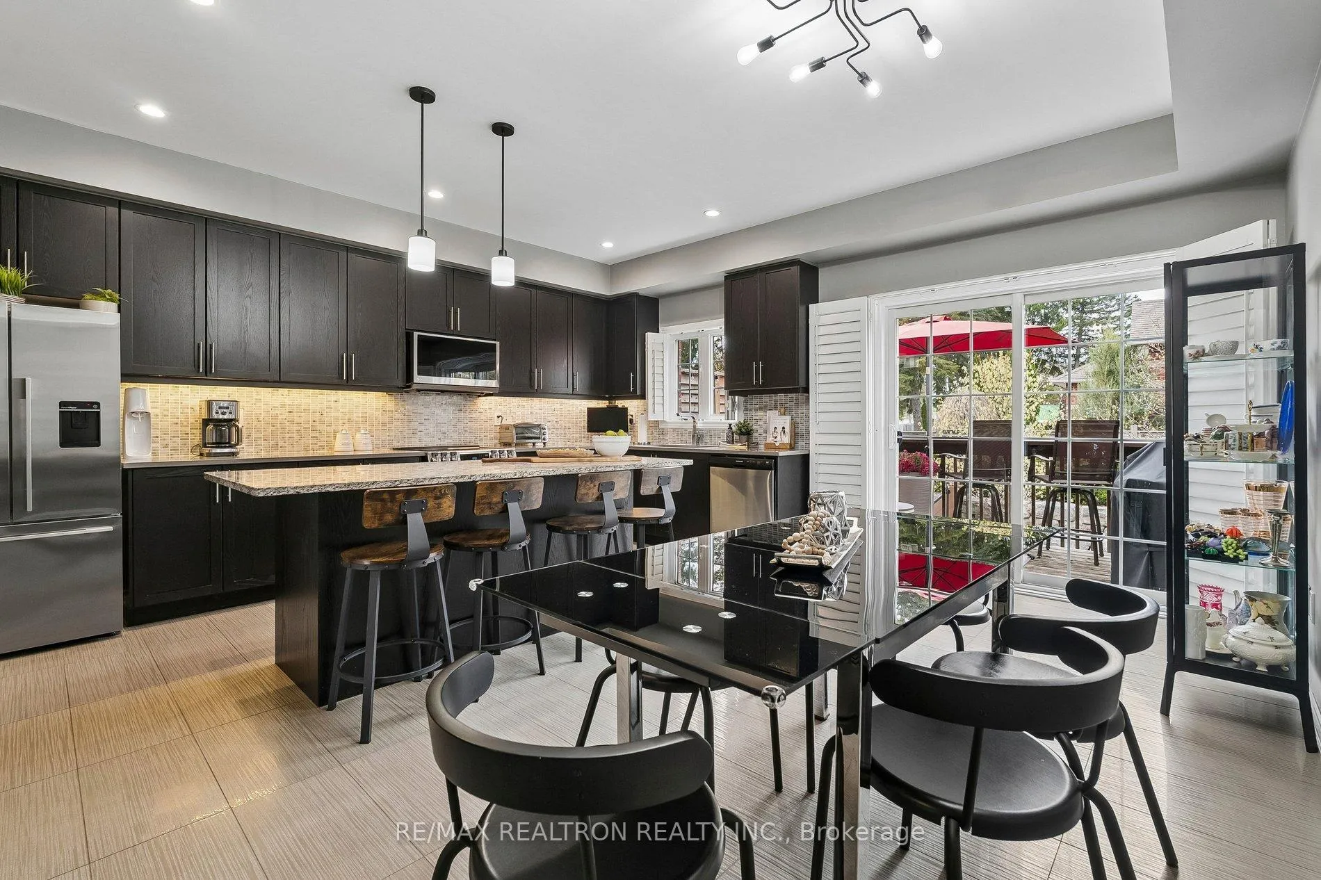 Photo 12 of 216 Appleton Court, Newmarket, Central Newmarket — HOMEH