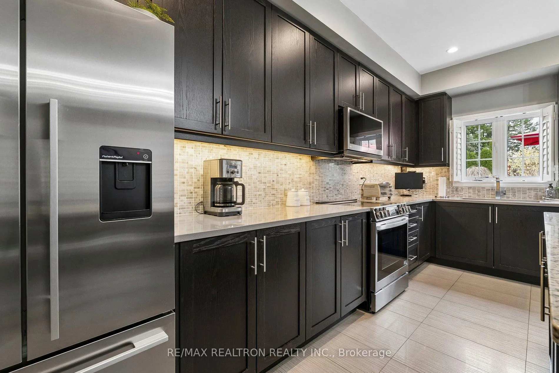 Photo 15 of 216 Appleton Court, Newmarket, Central Newmarket — HOMEH