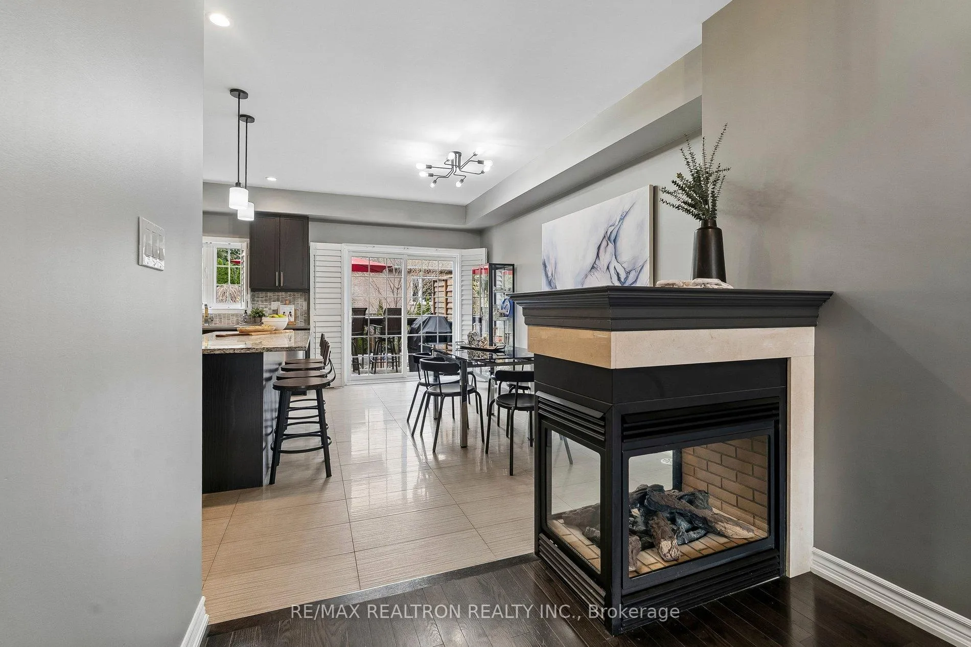 Photo 17 of 216 Appleton Court, Newmarket, Central Newmarket — HOMEH