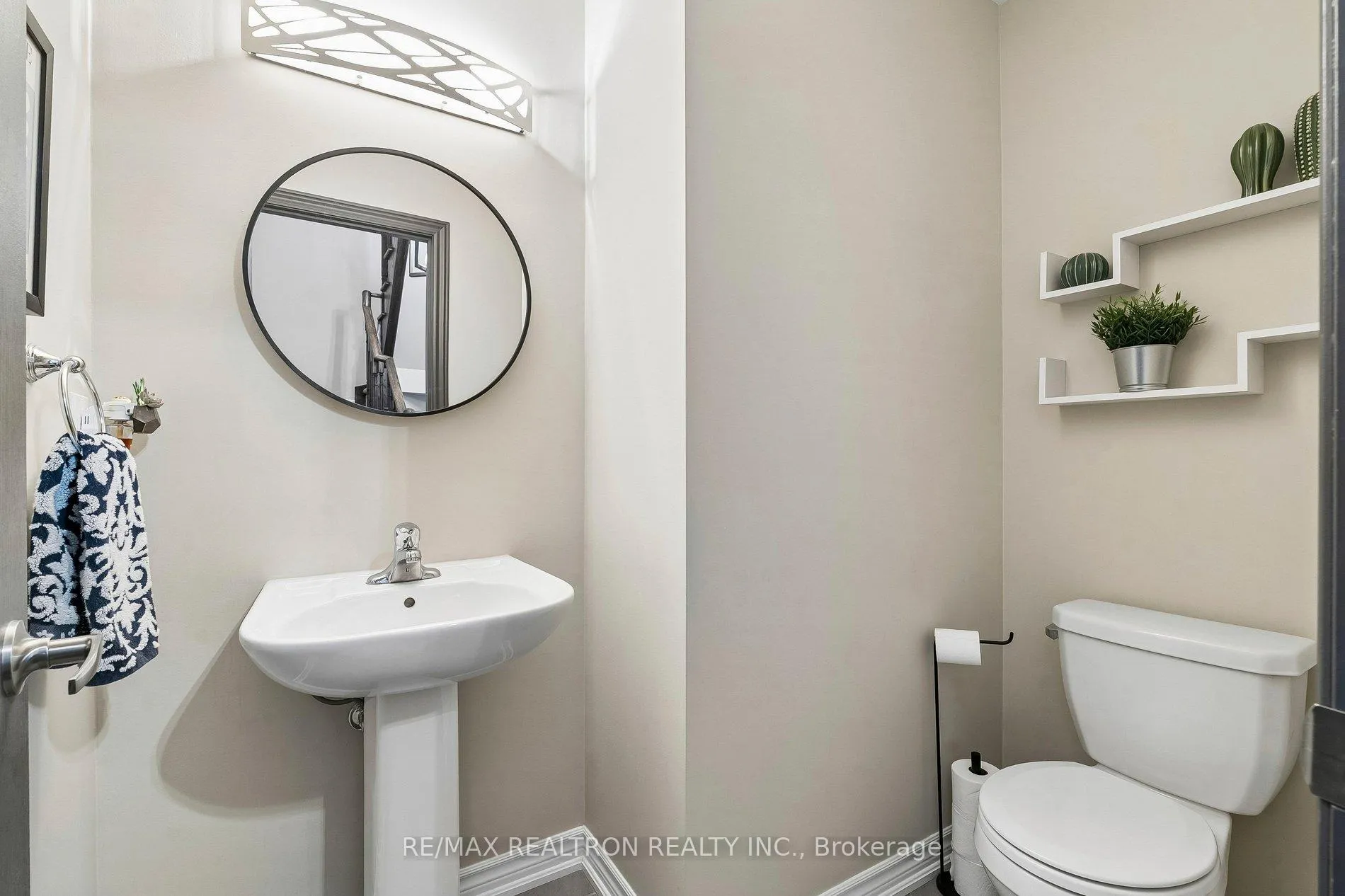 Photo 24 of 216 Appleton Court, Newmarket, Central Newmarket — HOMEH