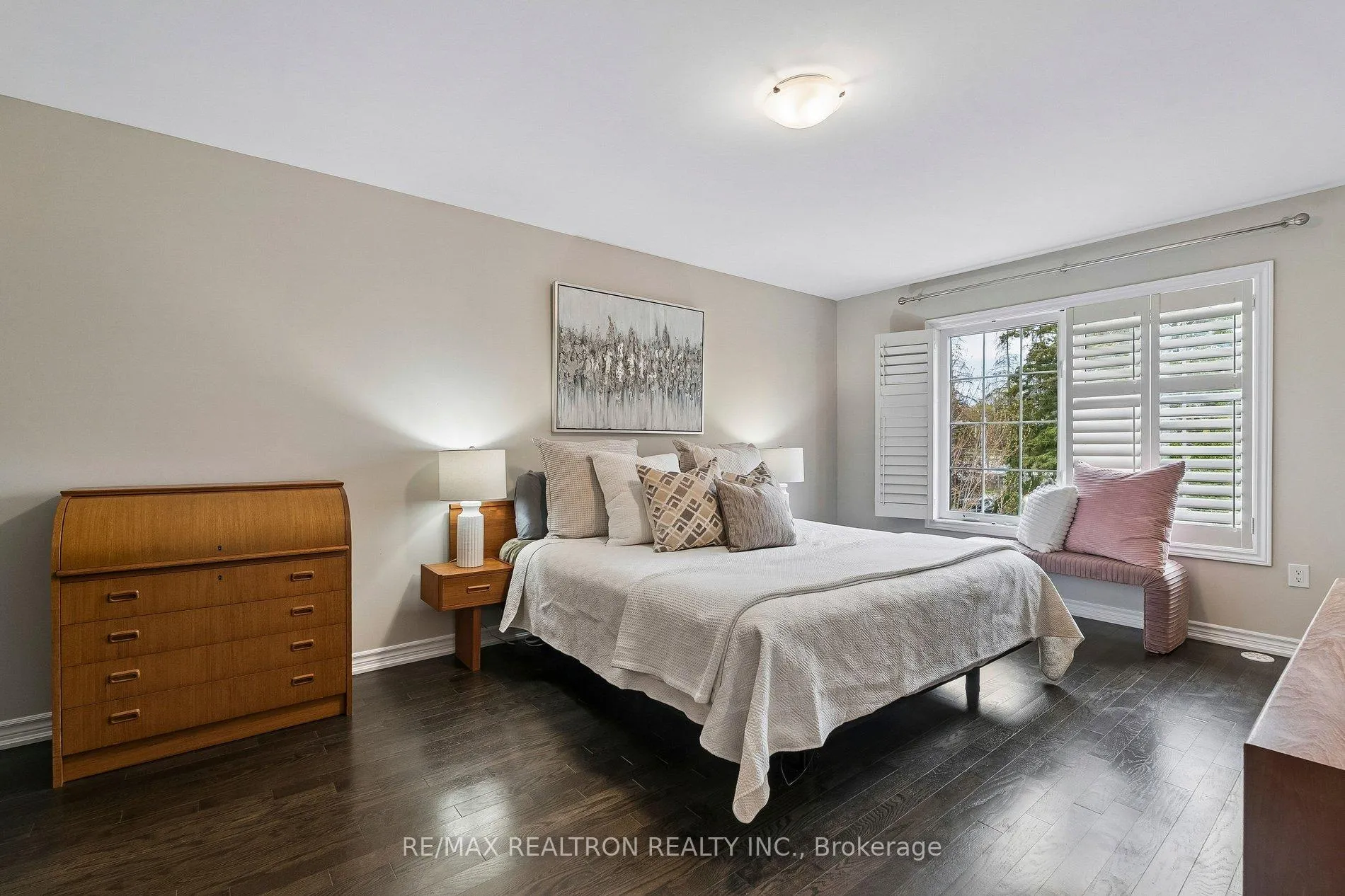 Photo 25 of 216 Appleton Court, Newmarket, Central Newmarket — HOMEH