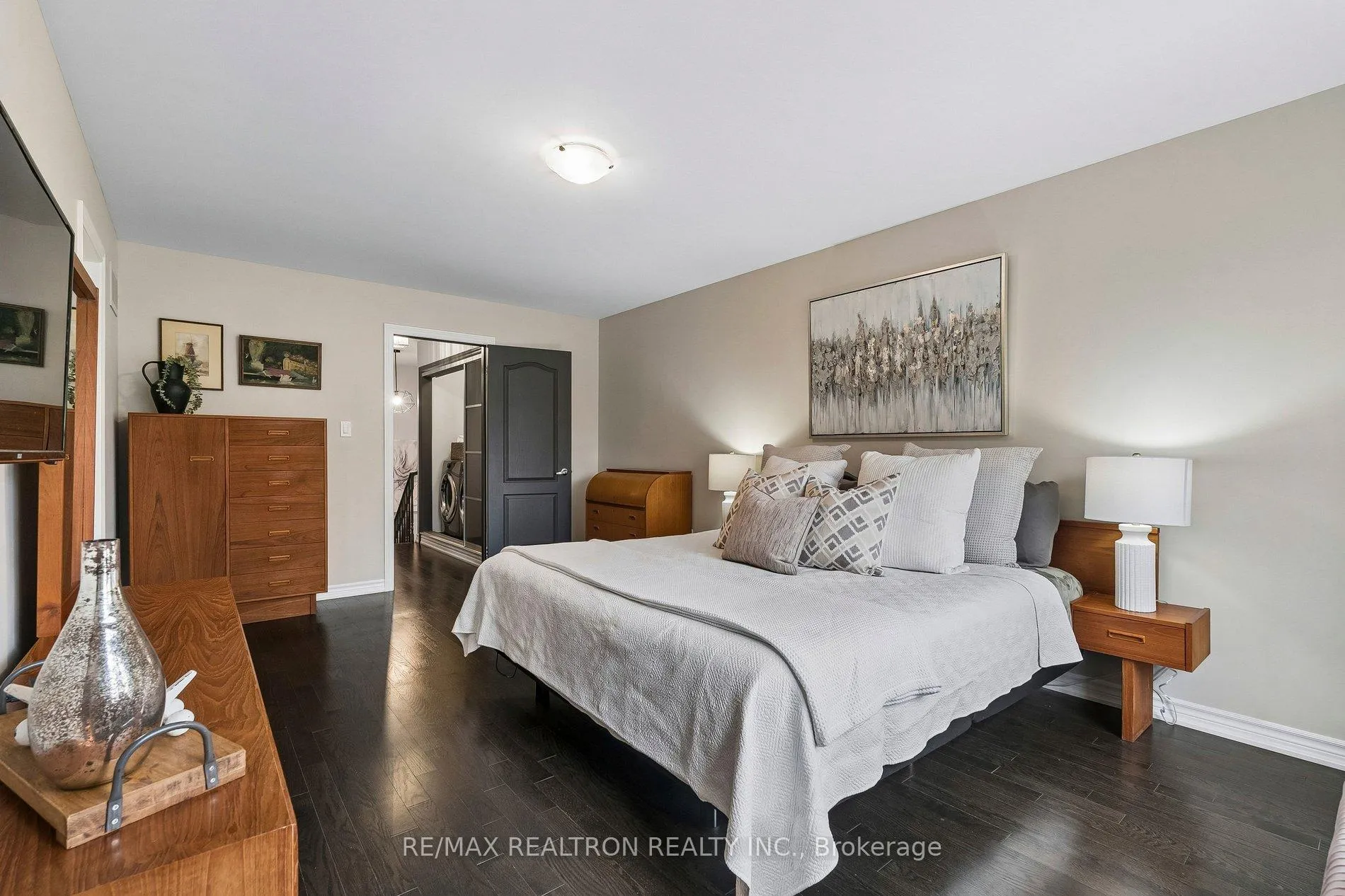 Photo 27 of 216 Appleton Court, Newmarket, Central Newmarket — HOMEH