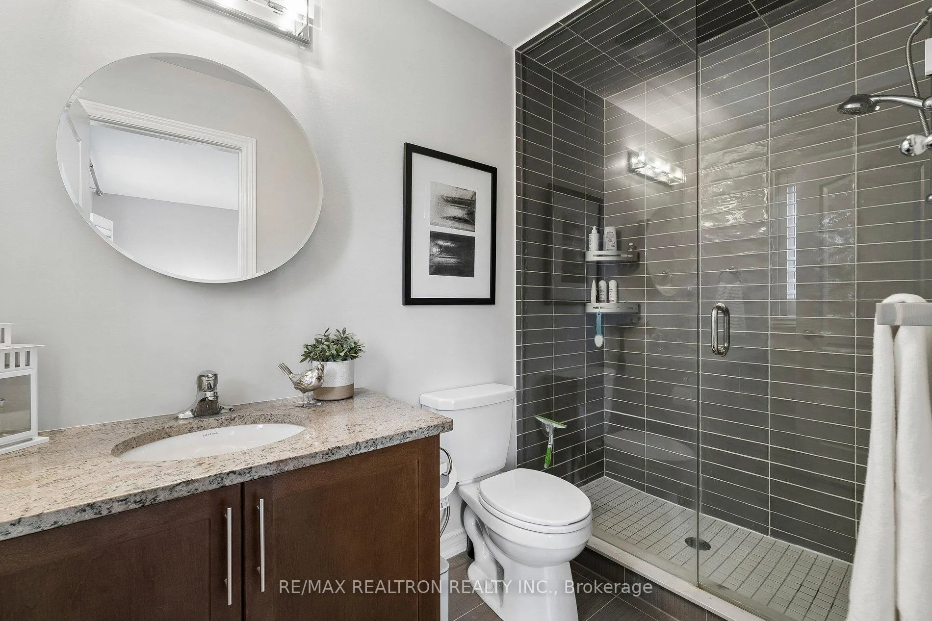 Photo 28 of 216 Appleton Court, Newmarket, Central Newmarket — HOMEH