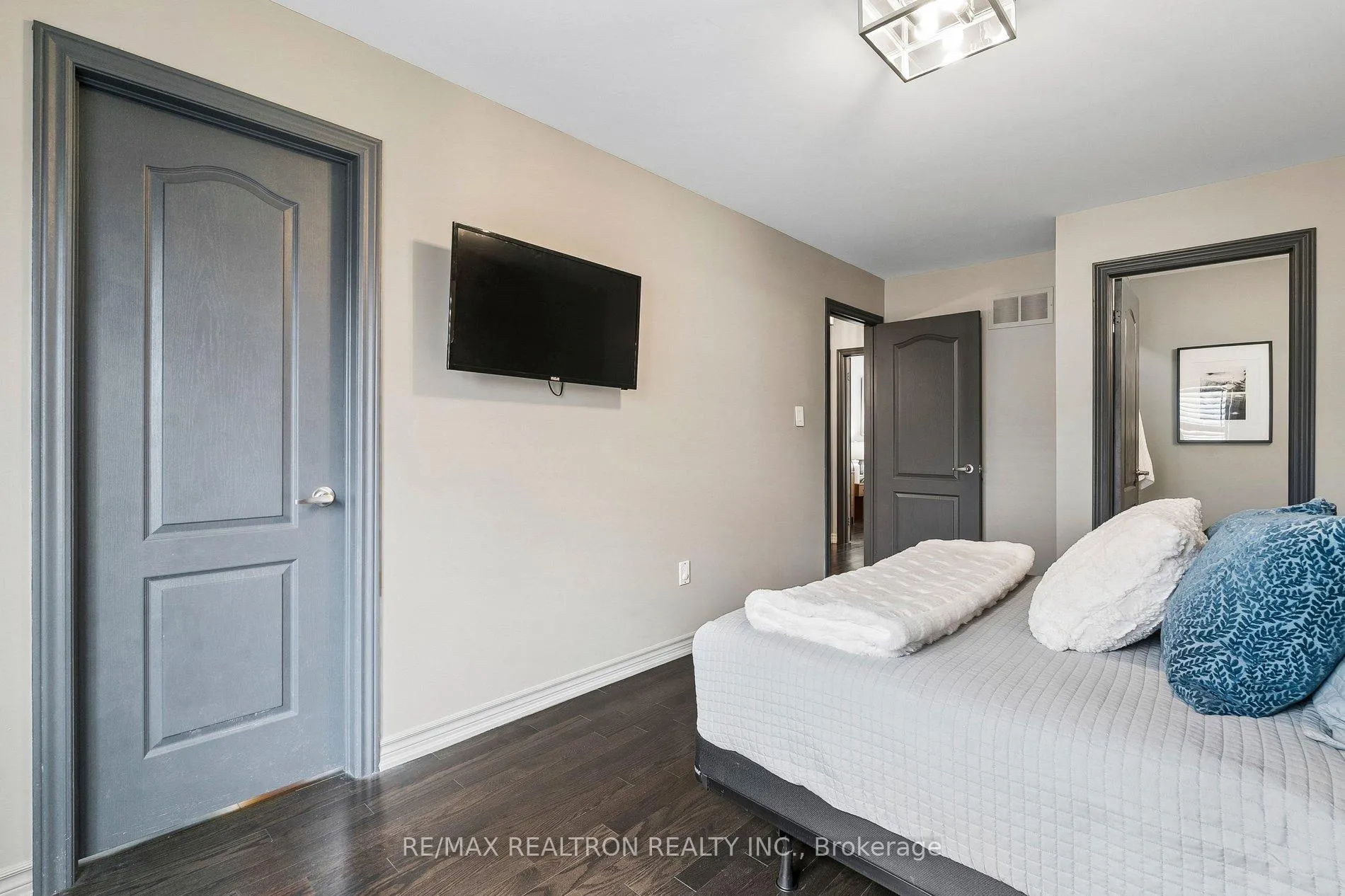 Photo 30 of 216 Appleton Court, Newmarket, Central Newmarket — HOMEH