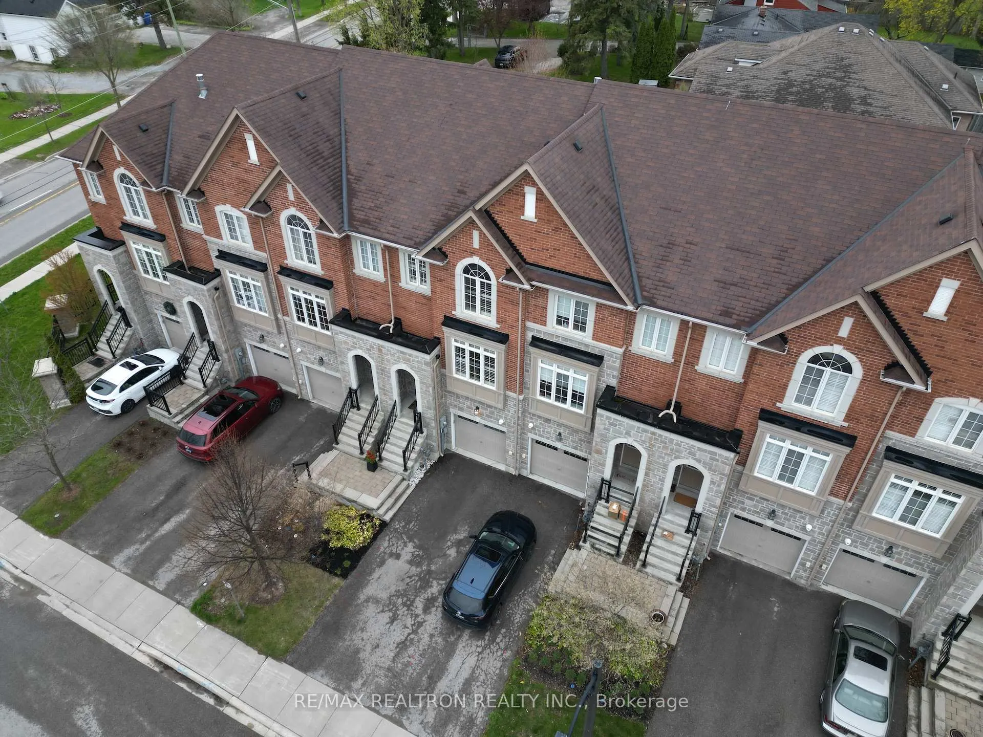 Photo 45 of 216 Appleton Court, Newmarket, Central Newmarket — HOMEH