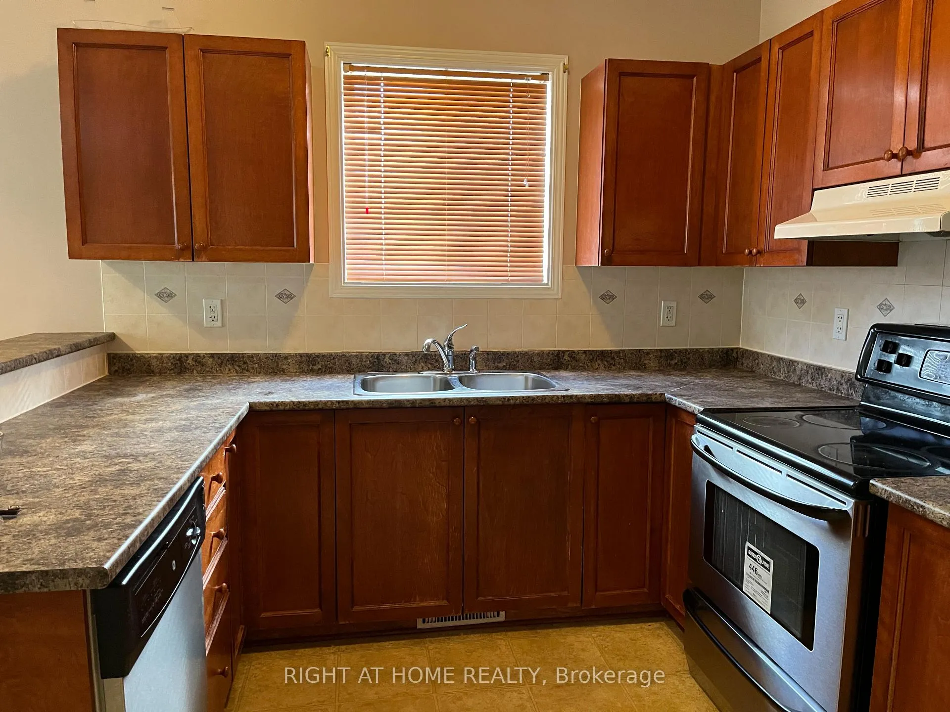 Photo 15 of 270 Deercroft Avenue, Ottawa, Barrhaven - Longfields — HOMEH