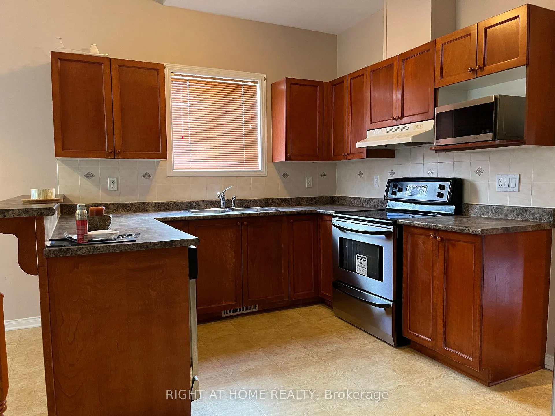 Photo 16 of 270 Deercroft Avenue, Ottawa, Barrhaven - Longfields — HOMEH