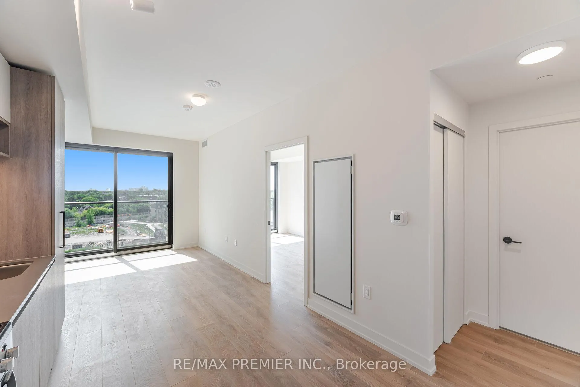 Photo 5 of Unit 708, 181 Sterling Avenue, Toronto, Dufferin Grove — HOMEH