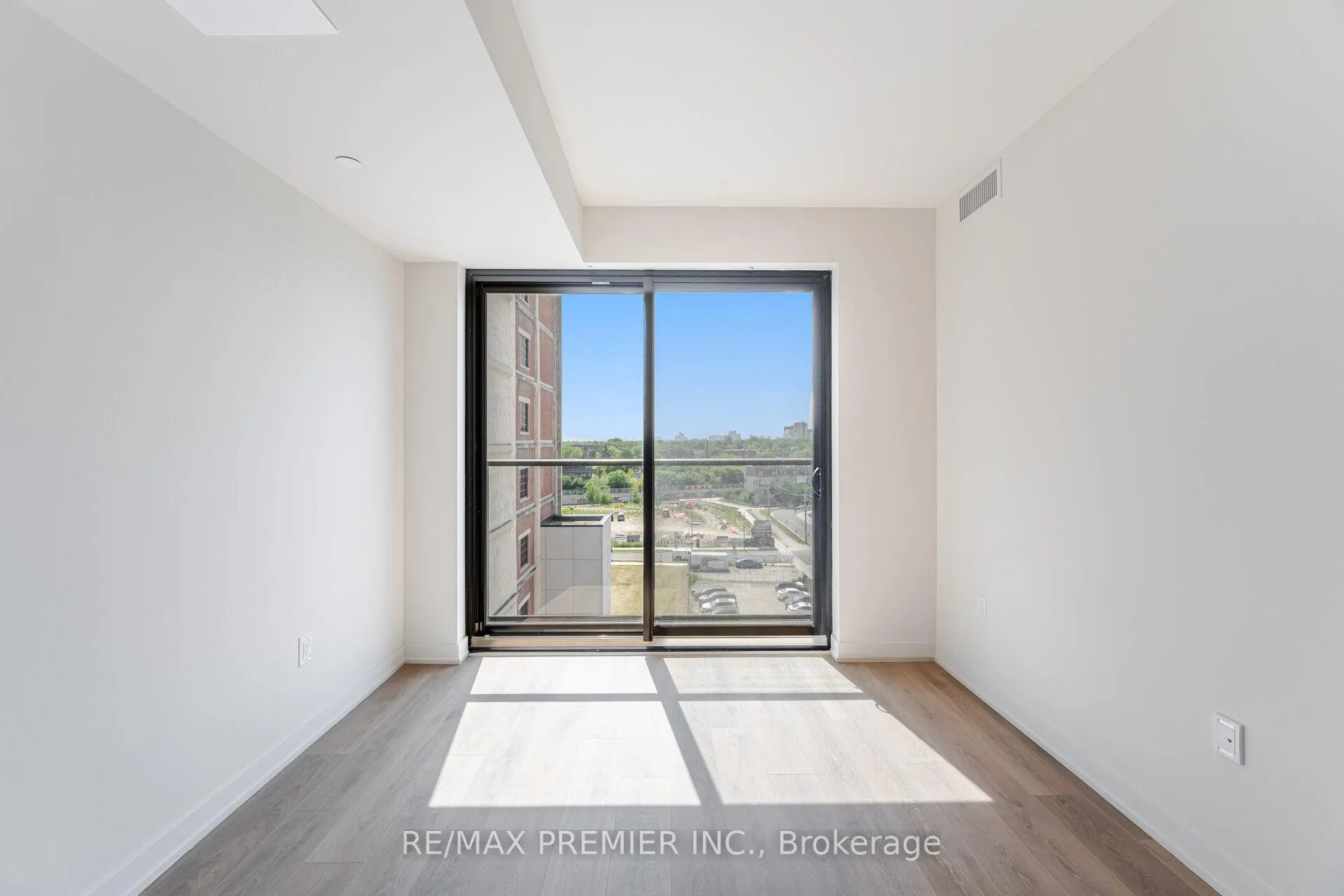 Photo 8 of Unit 708, 181 Sterling Avenue, Toronto, Dufferin Grove — HOMEH