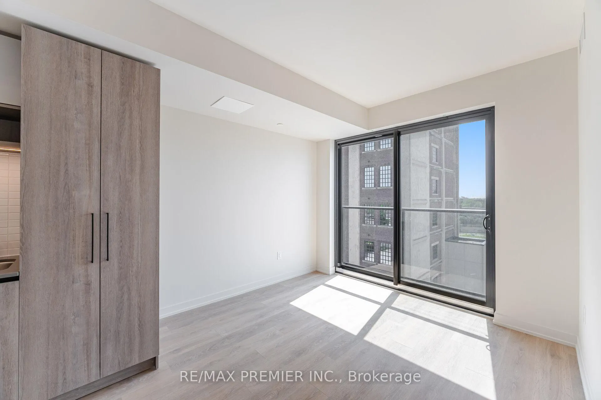 Photo 9 of Unit 708, 181 Sterling Avenue, Toronto, Dufferin Grove — HOMEH