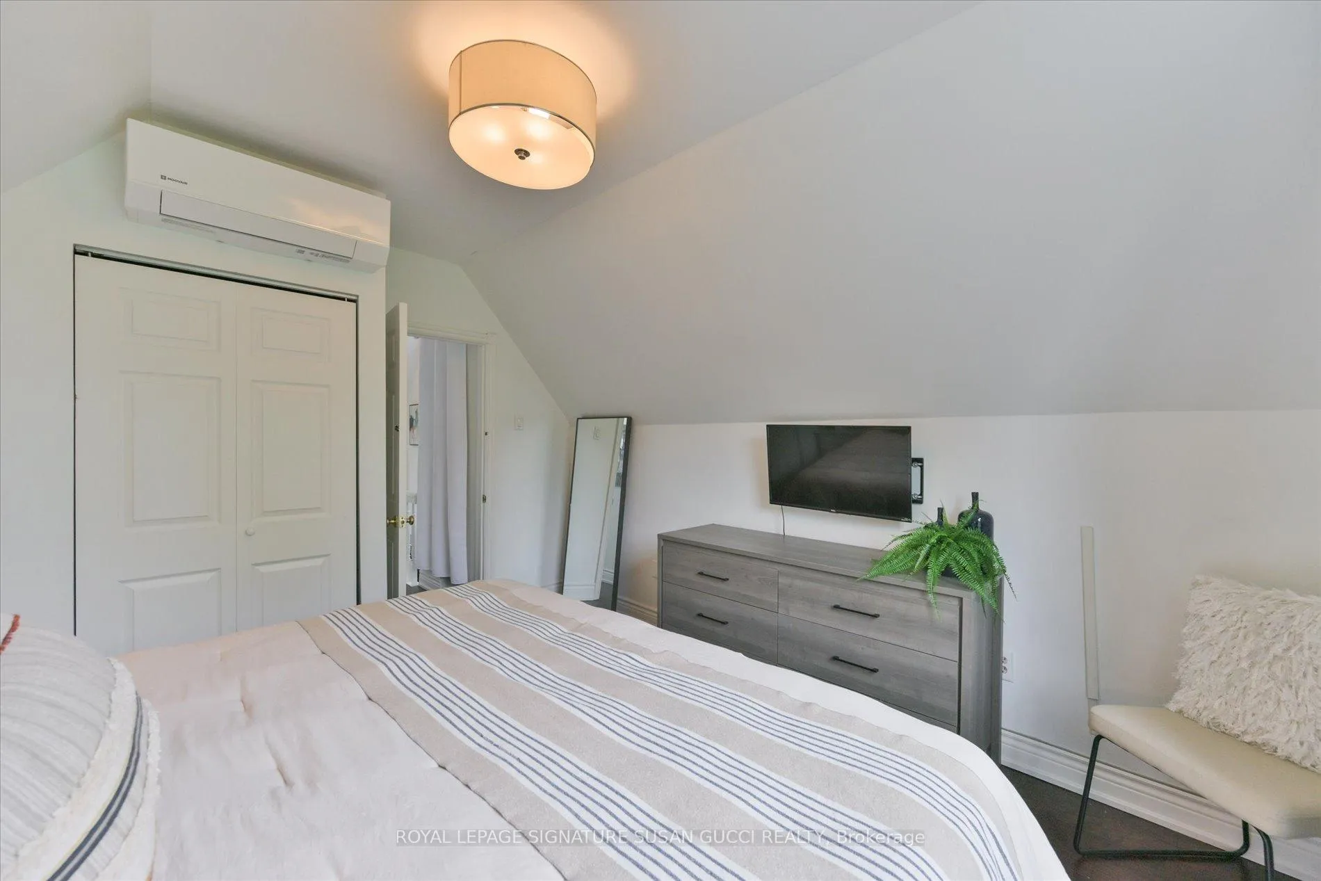 Photo 23 of 79 Balfour Avenue, Toronto, East End-Danforth — HOMEH