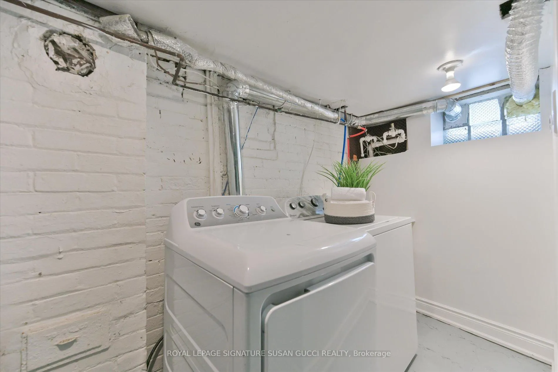 Photo 30 of 79 Balfour Avenue, Toronto, East End-Danforth — HOMEH