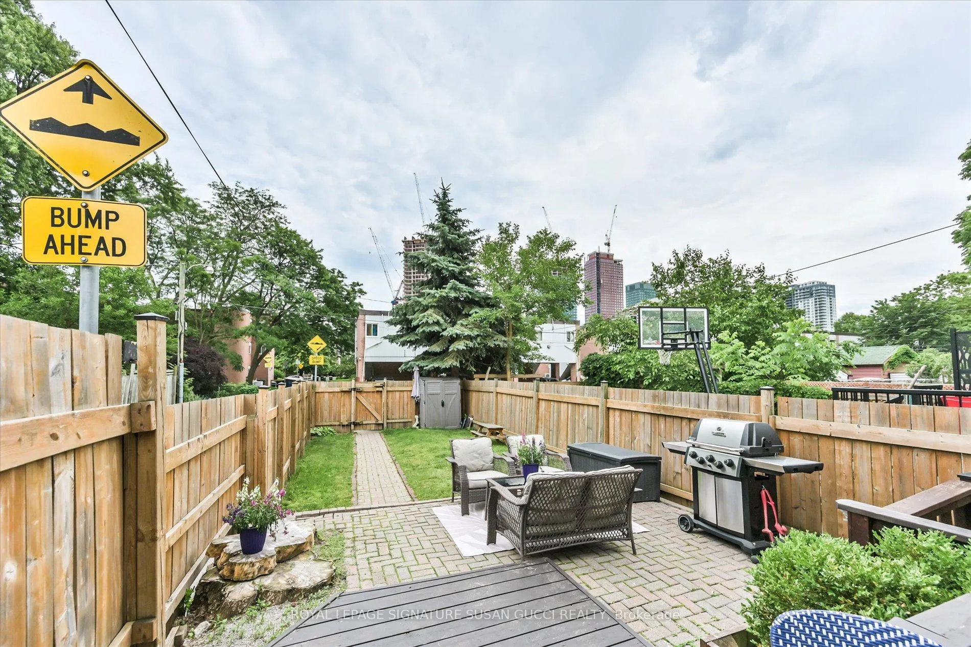 Photo 35 of 79 Balfour Avenue, Toronto, East End-Danforth — HOMEH