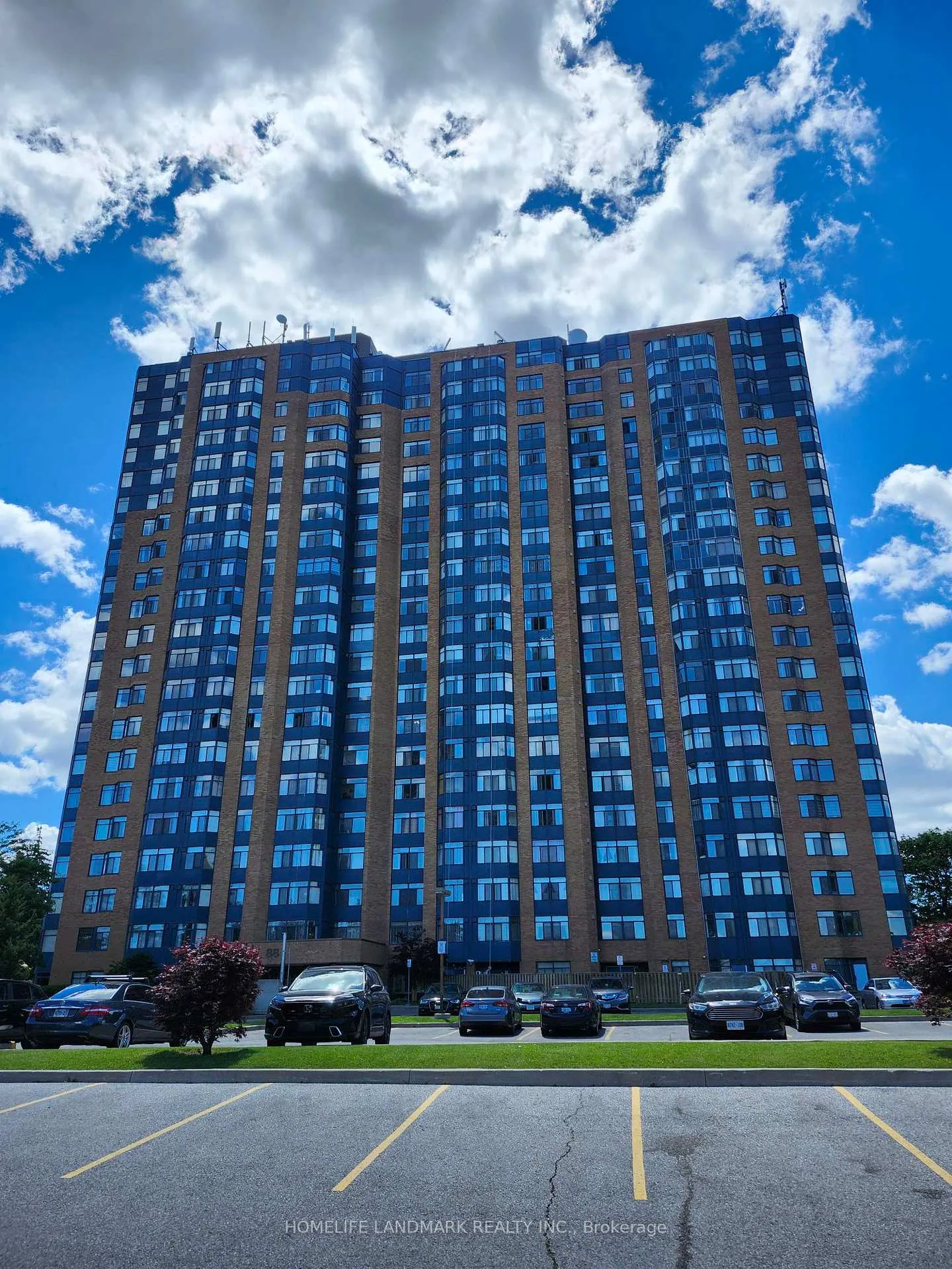 Front of Unit 1601, 88 Alton Towers Circle