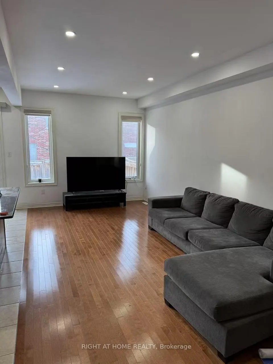Photo 4 of 127 Wilfred Murison Avenue, Markham, Berczy — HOMEH