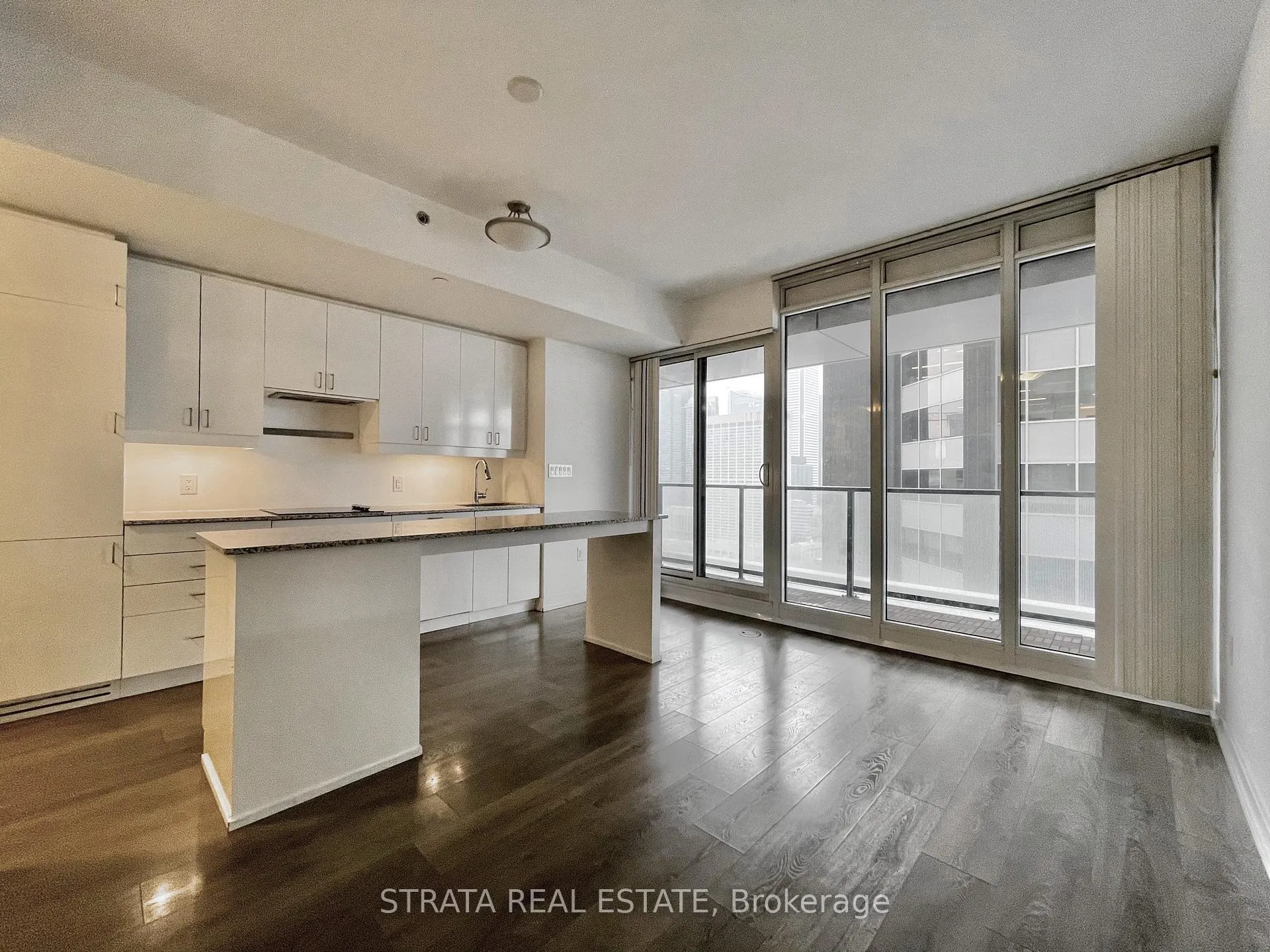 Photo 2 of Unit 2507, 426 University Avenue, Toronto, University — HOMEH