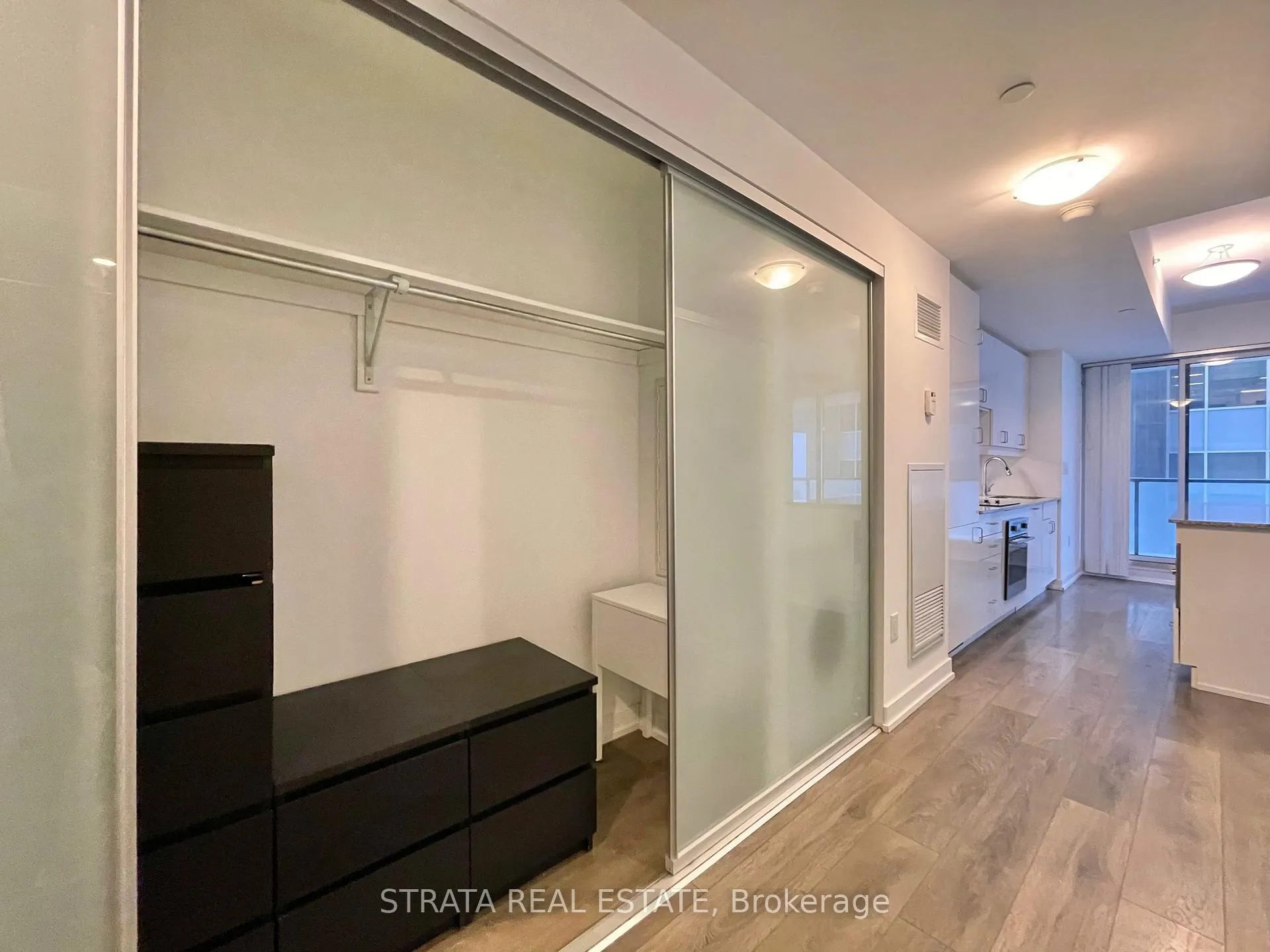 Photo 5 of Unit 2507, 426 University Avenue, Toronto, University — HOMEH