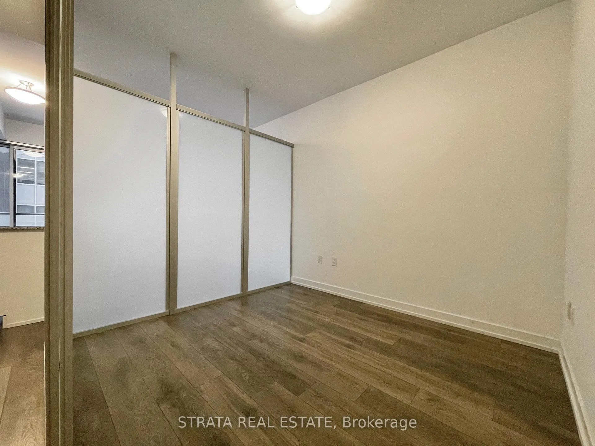 Photo 8 of Unit 2507, 426 University Avenue, Toronto, University — HOMEH