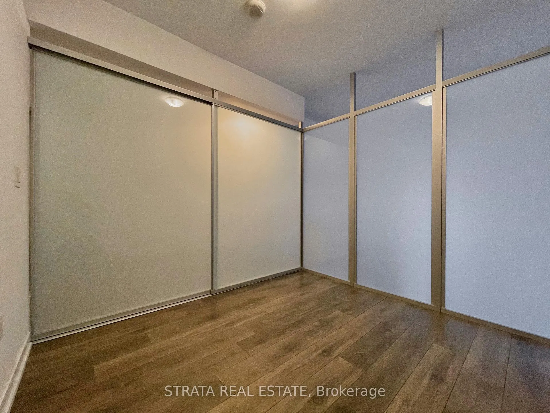 Photo 9 of Unit 2507, 426 University Avenue, Toronto, University — HOMEH