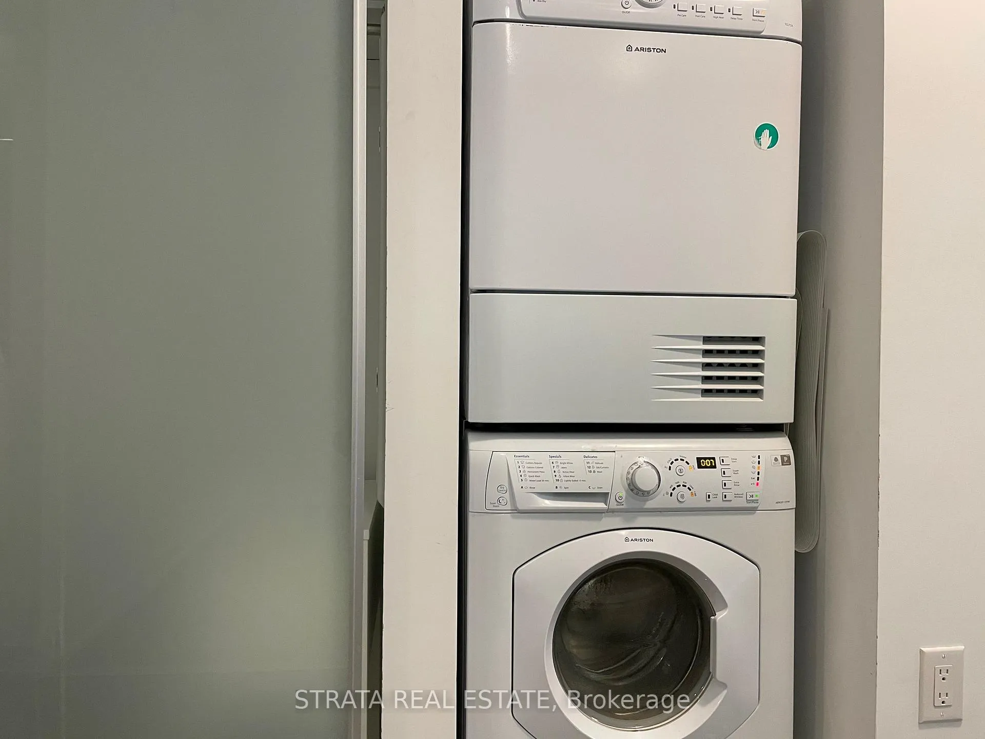 Photo 12 of Unit 2507, 426 University Avenue, Toronto, University — HOMEH