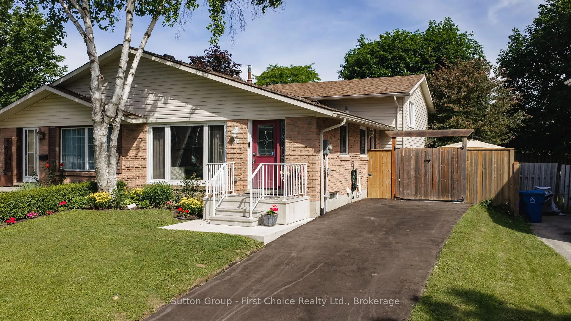 Front of 72 Avonwood Drive W