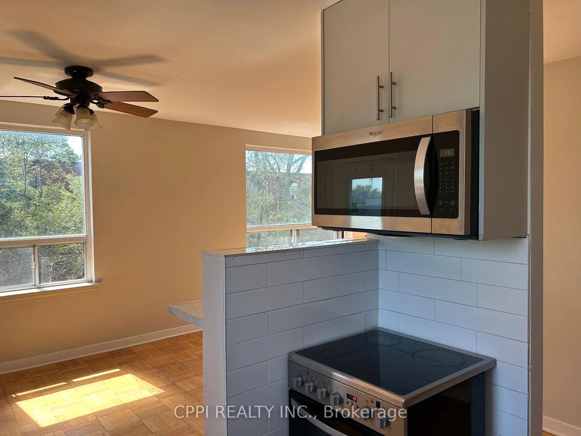 Photo 5 of Unit 302, 6 Hill Heights Road, Etobicoke, Stonegate-Queensway — HOMEH
