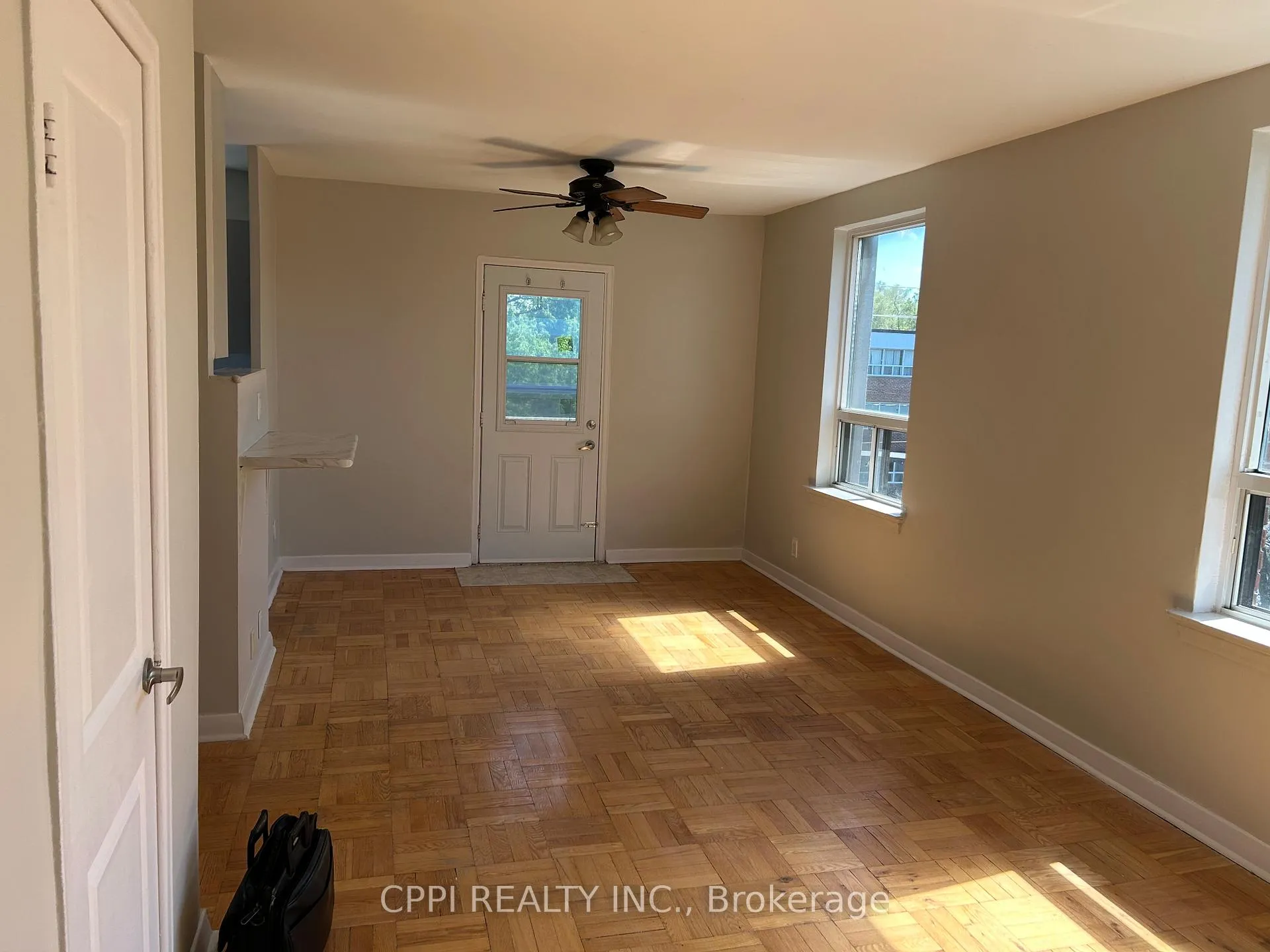 Photo 7 of Unit 302, 6 Hill Heights Road, Etobicoke, Stonegate-Queensway — HOMEH