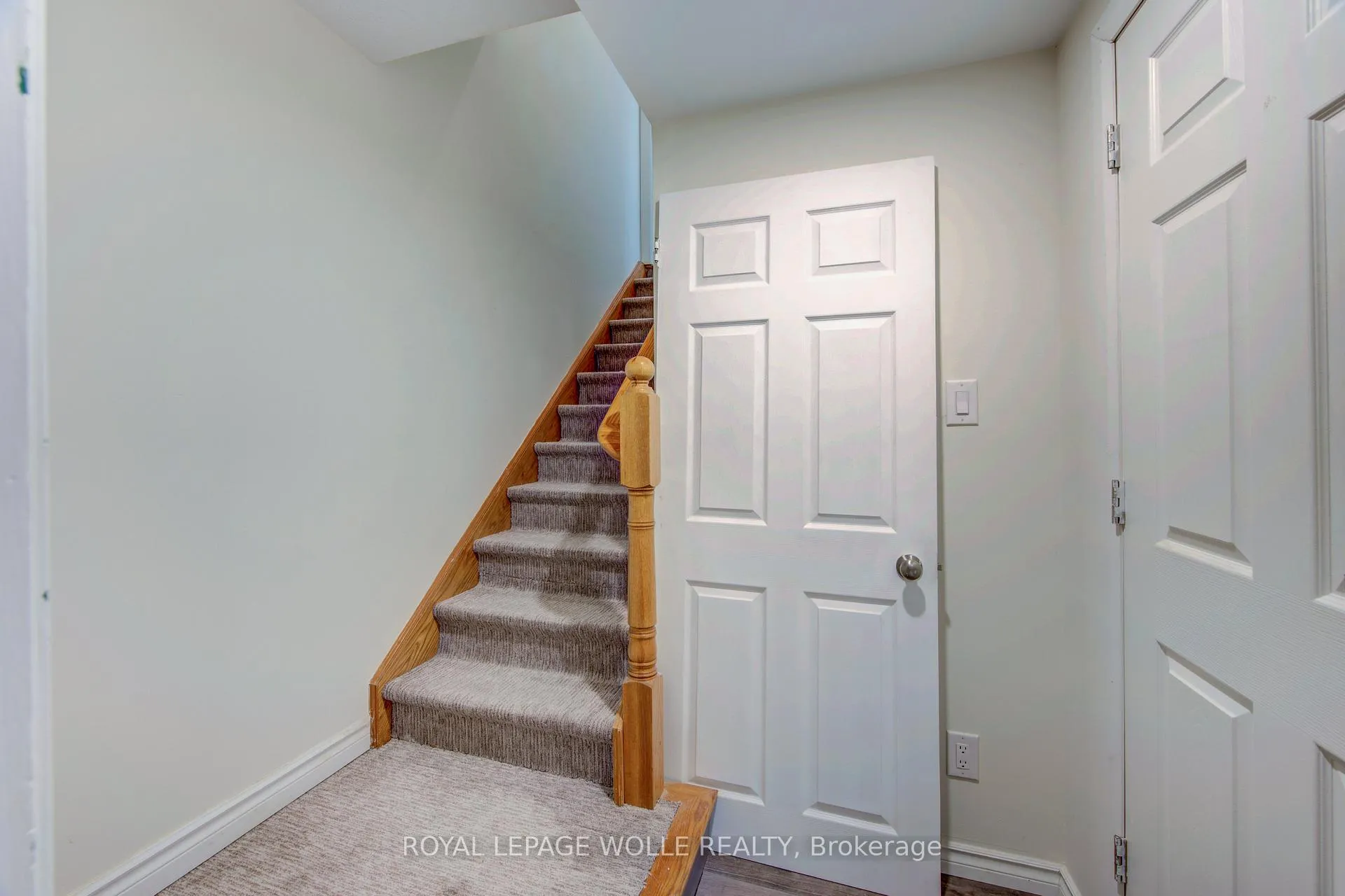 Photo 31 of 112 Mitchell Street, North Dumfries, Ayr — HOMEH