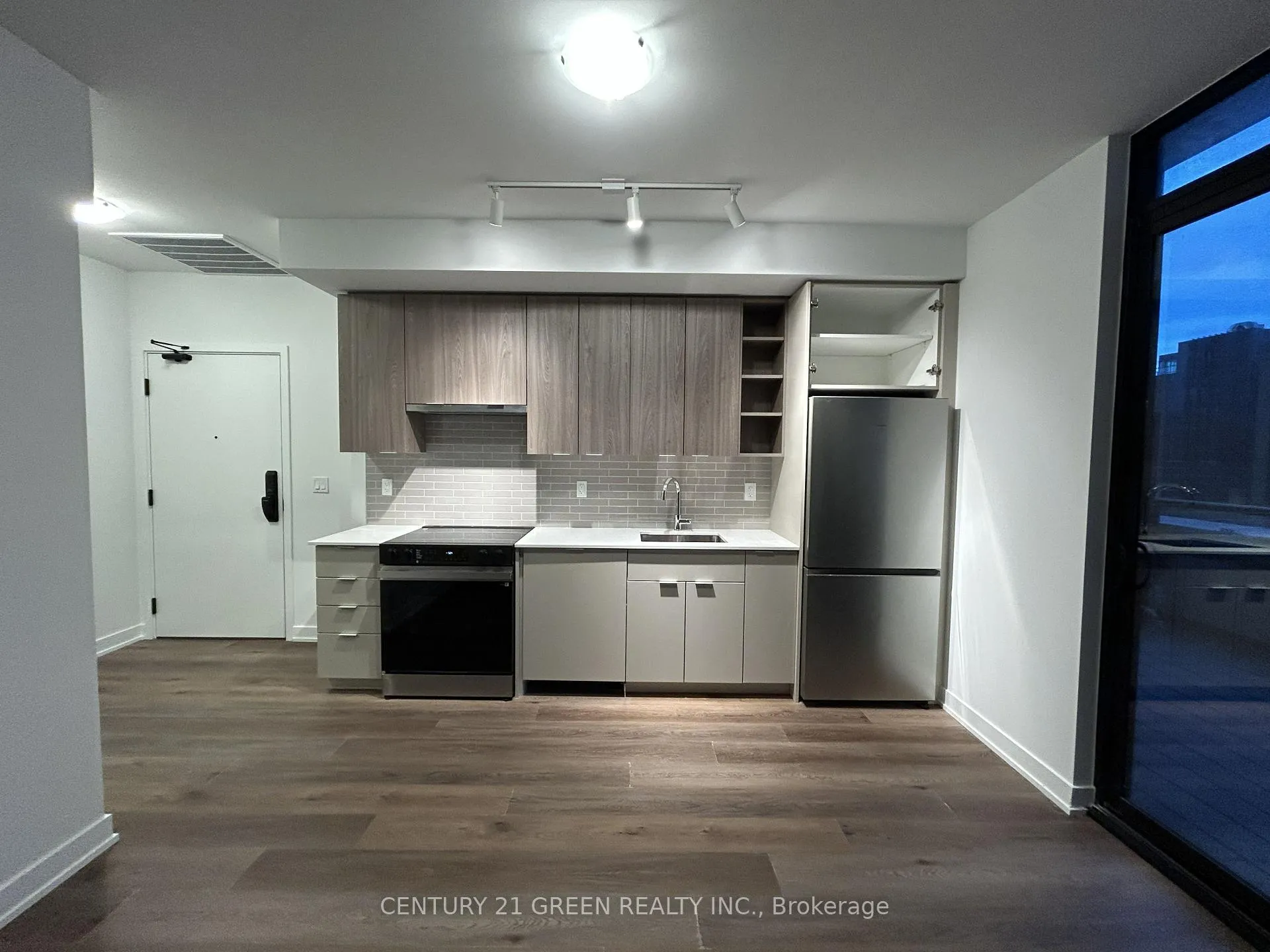 Photo 8 of Unit 504, 2075 Lakeshore Road, Burlington, Brant — HOMEH