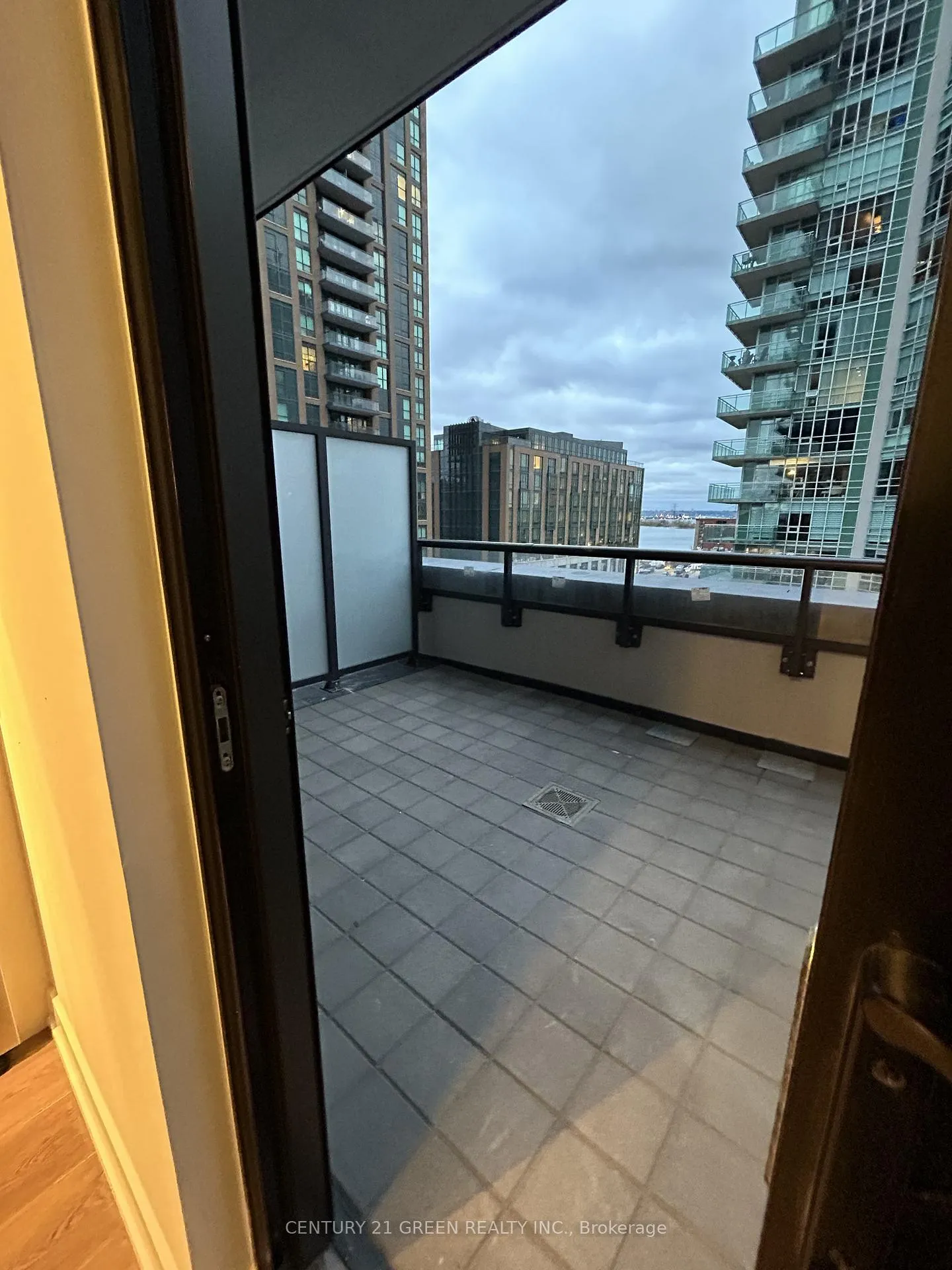 Photo 10 of Unit 504, 2075 Lakeshore Road, Burlington, Brant — HOMEH