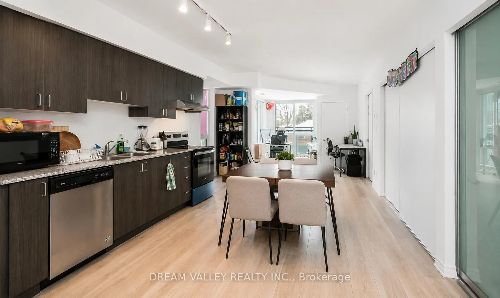 Photo 5 of Unit 209, 1 Falaise Road, Scarborough, West Hill — HOMEH