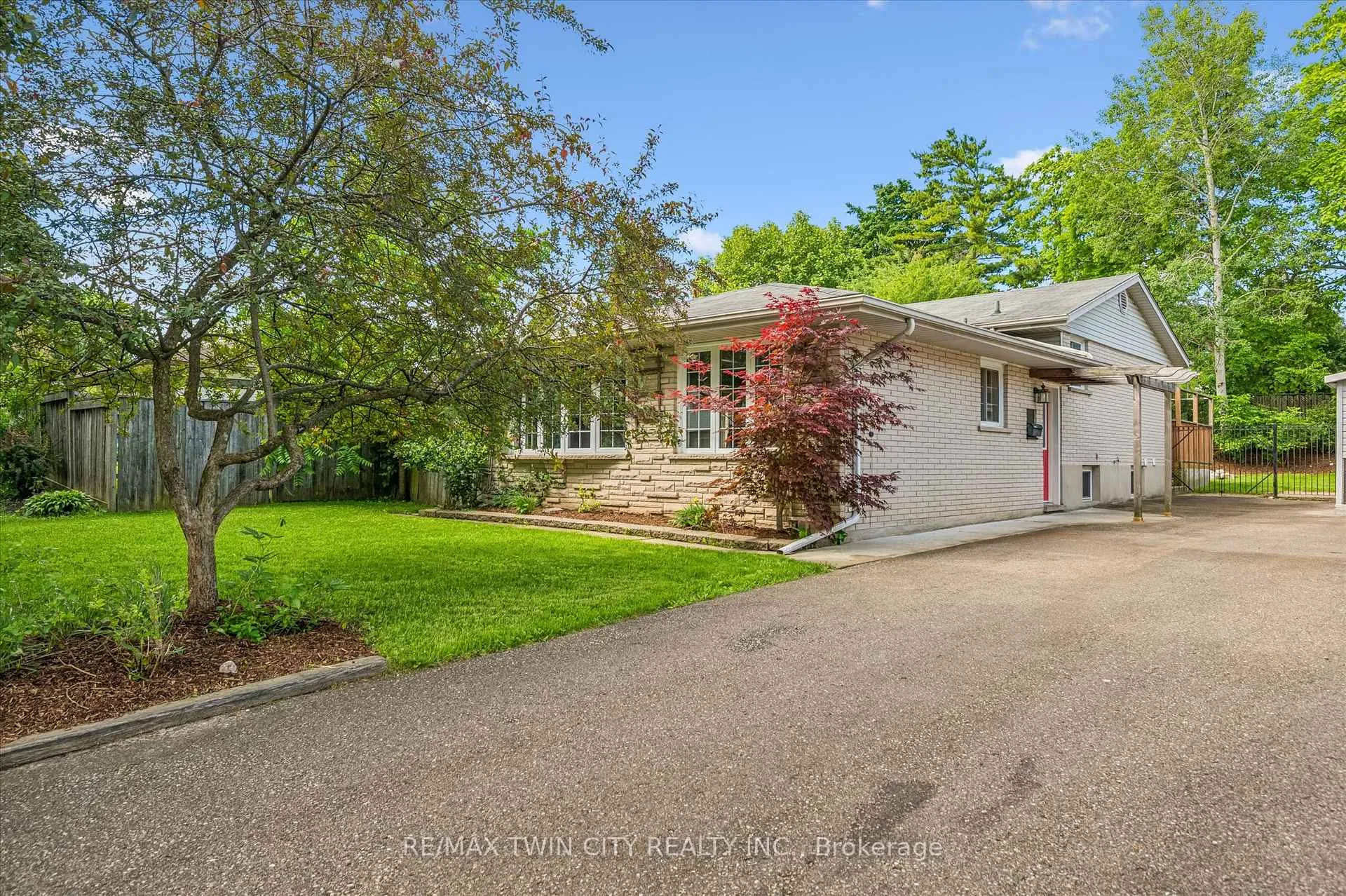 Photo 1 of 107 Queenston Drive, Kitchener — HOMEH