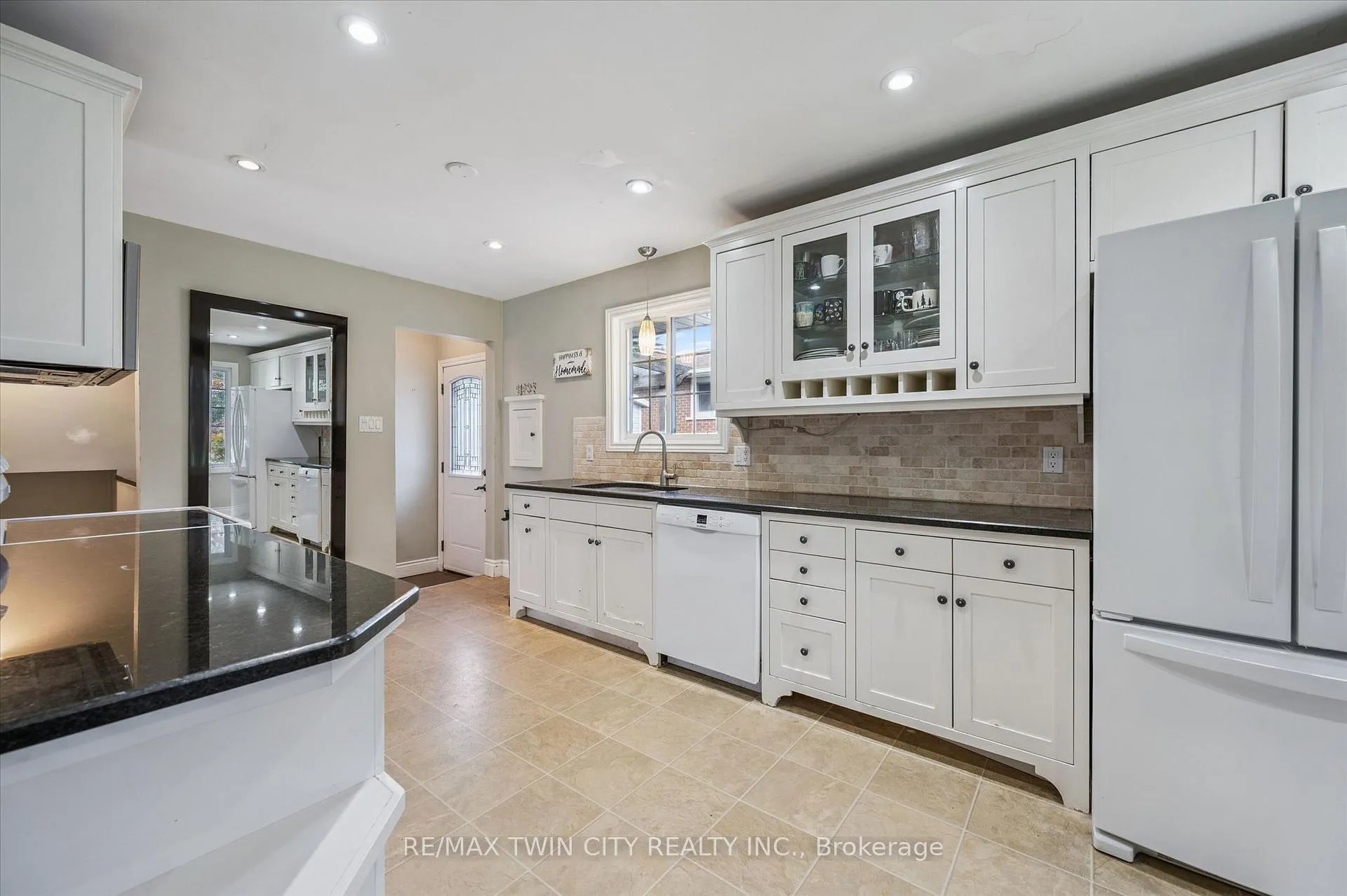 Photo 5 of 107 Queenston Drive, Kitchener — HOMEH