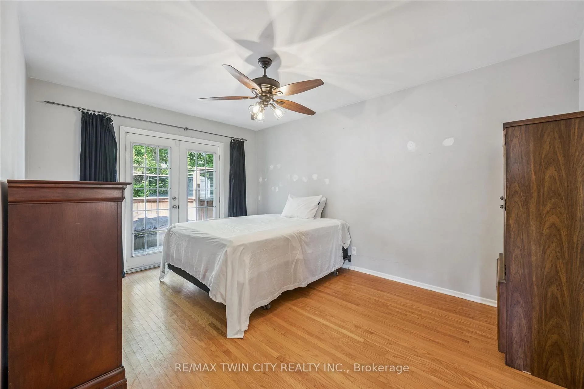 Photo 11 of 107 Queenston Drive, Kitchener — HOMEH